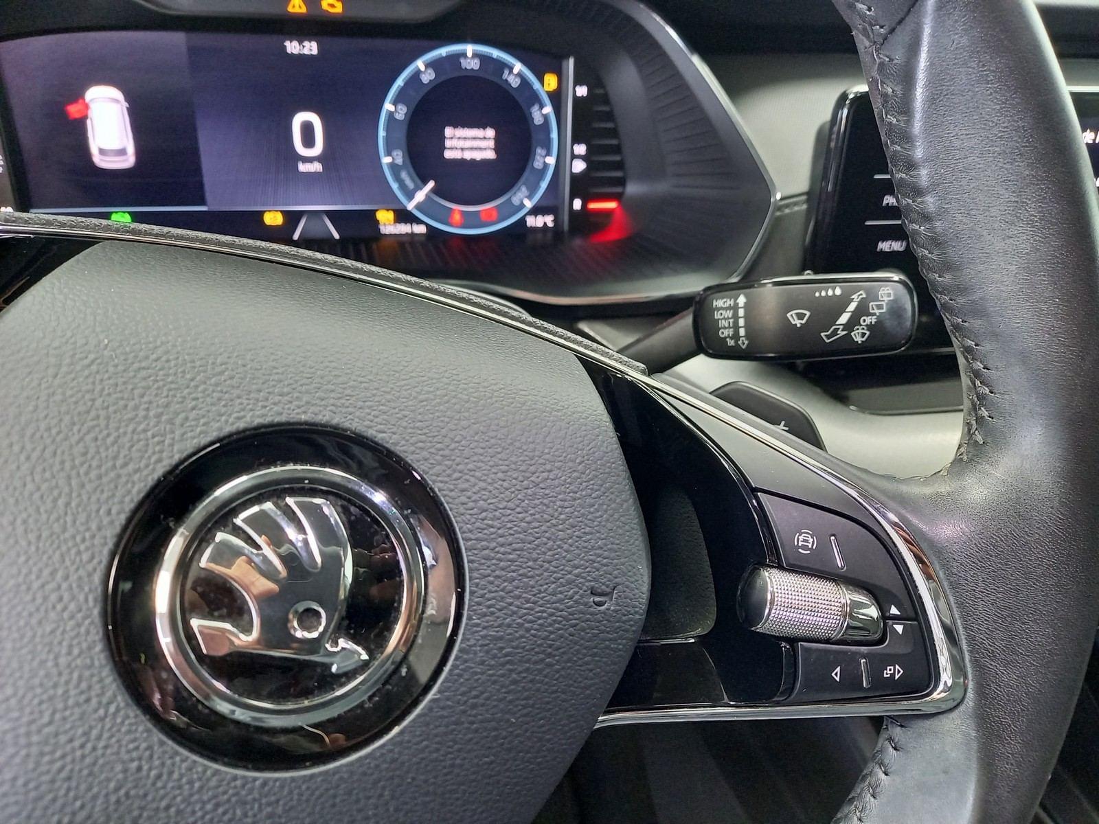 SKODA OCTAVIA Combi 1.0 TSI 81kW(110CV) DSG MHEV 15 