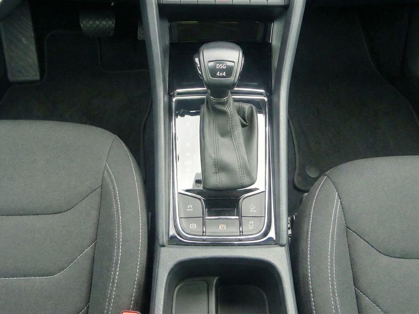 SKODA KAROQ 2.0 TDI 110kW (150CV) DSG 4X4 Ambition 11 