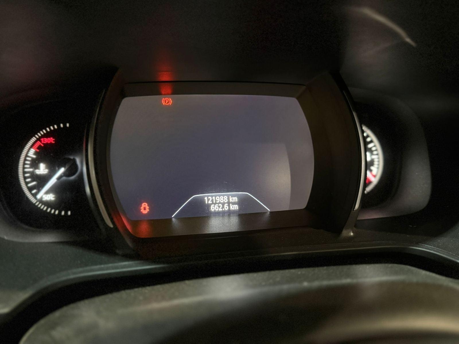 RENAULT MéGANE BOSÉ EDITION 1.5 DCI 110 CV - SIN ADBLUE 9 