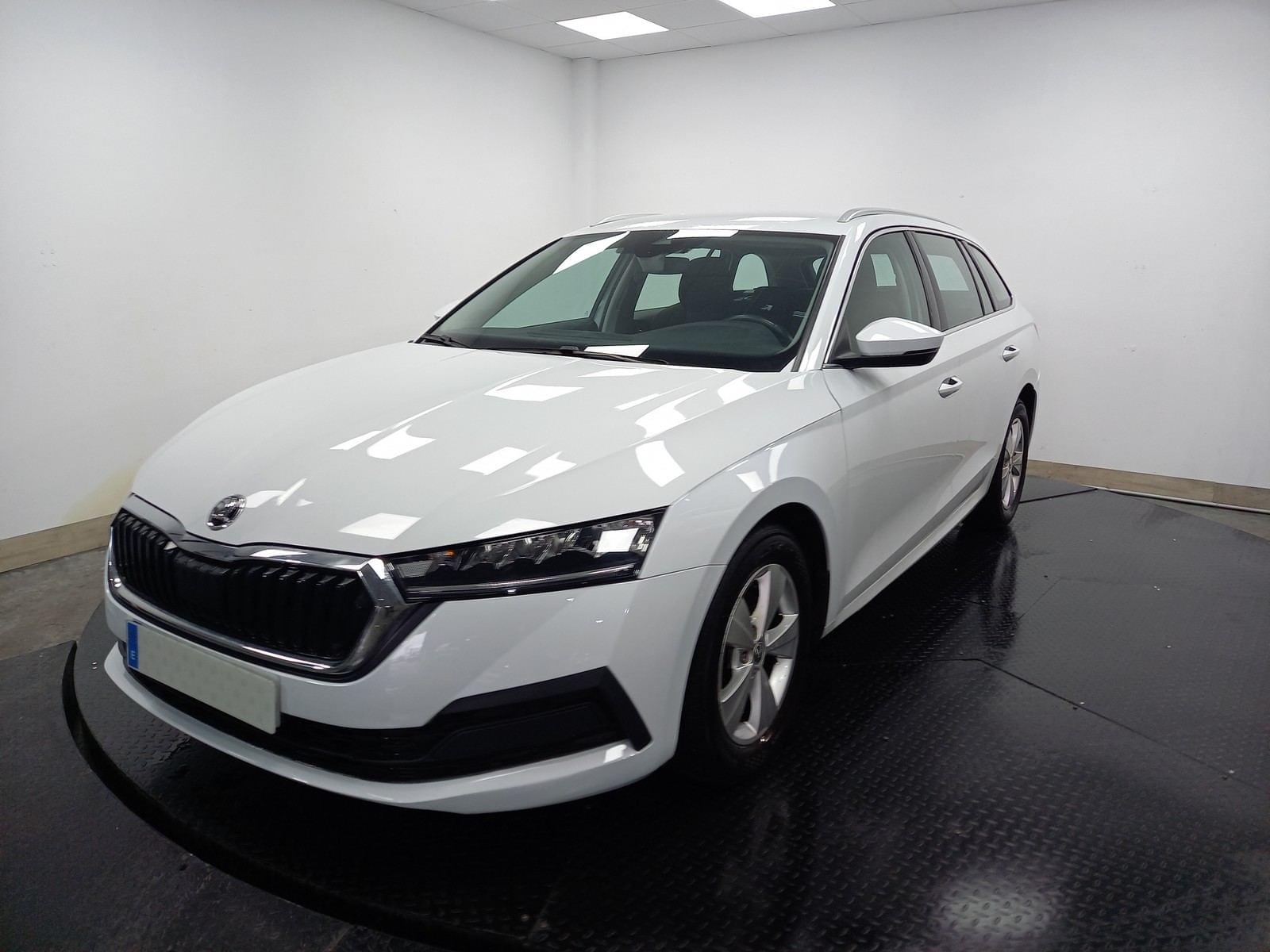 imagen de SKODA OCTAVIA Combi 1.0 TSI 81kW 110CV DSG MHEV Ambi. - REF: 05932