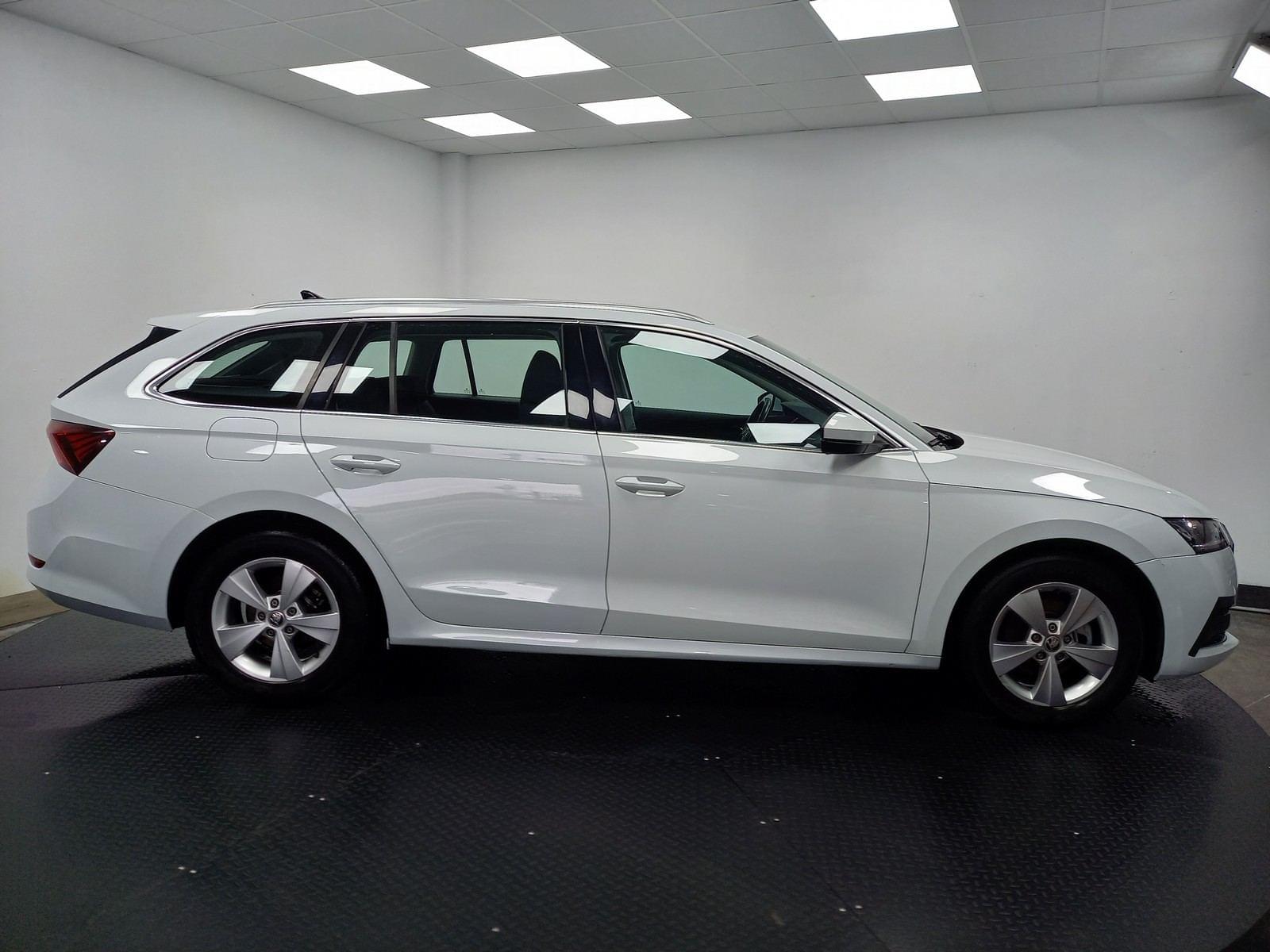 SKODA OCTAVIA Combi 1.0 TSI 81kW 110CV DSG MHEV Ambi. 3