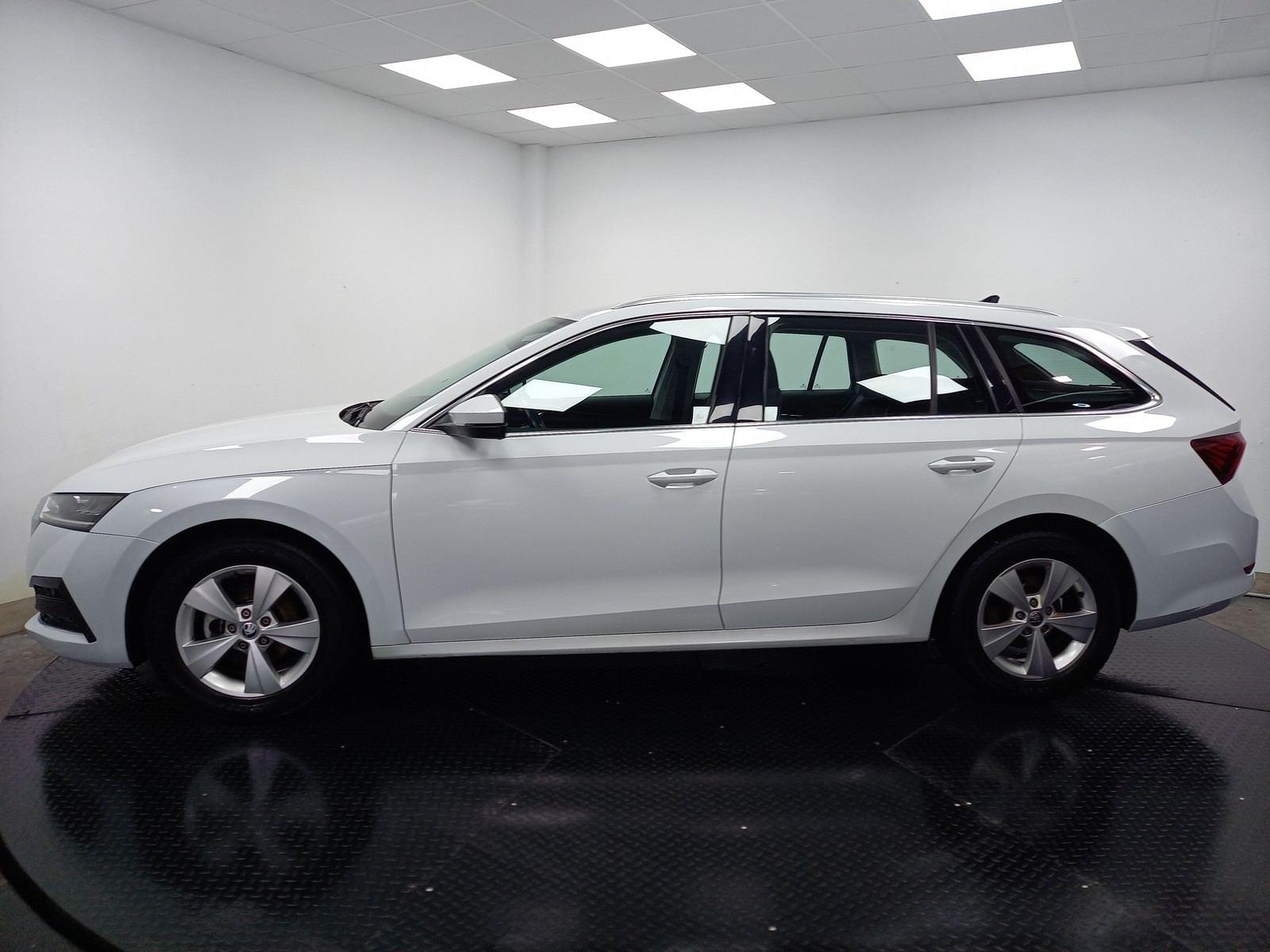 SKODA OCTAVIA Combi 1.0 TSI 81kW 110CV DSG MHEV Ambi. 7