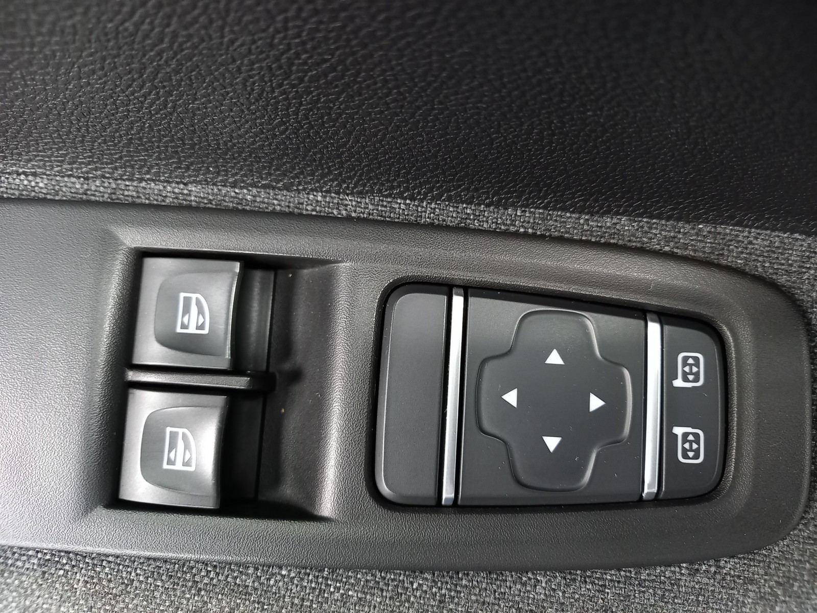 RENAULT ZOE Intens 80 kW R110 Batería 50kWh 11