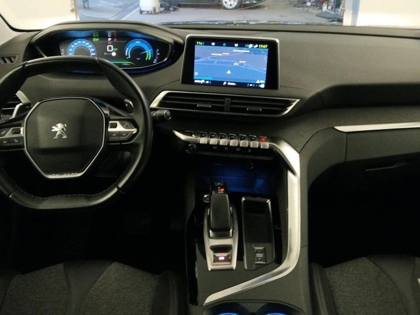 PEUGEOT 3008 todoterreno 225 e-EAT8 Allure 3 