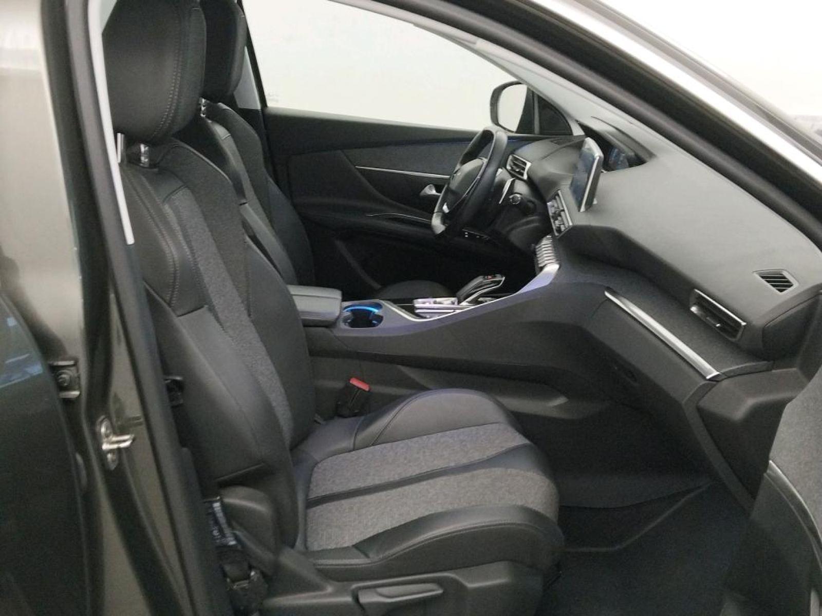 PEUGEOT 3008 todoterreno 225 e-EAT8 Allure 7 