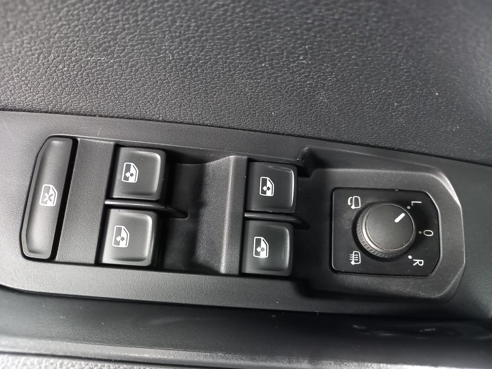 SKODA KAROQ 2.0 TDI 110kW (150CV) DSG 4X4 Ambition 11 