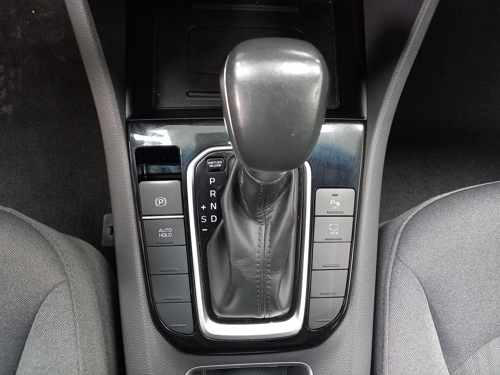 HYUNDAI IONIQ 1.6 GDI HEV Tecno DCT 17 