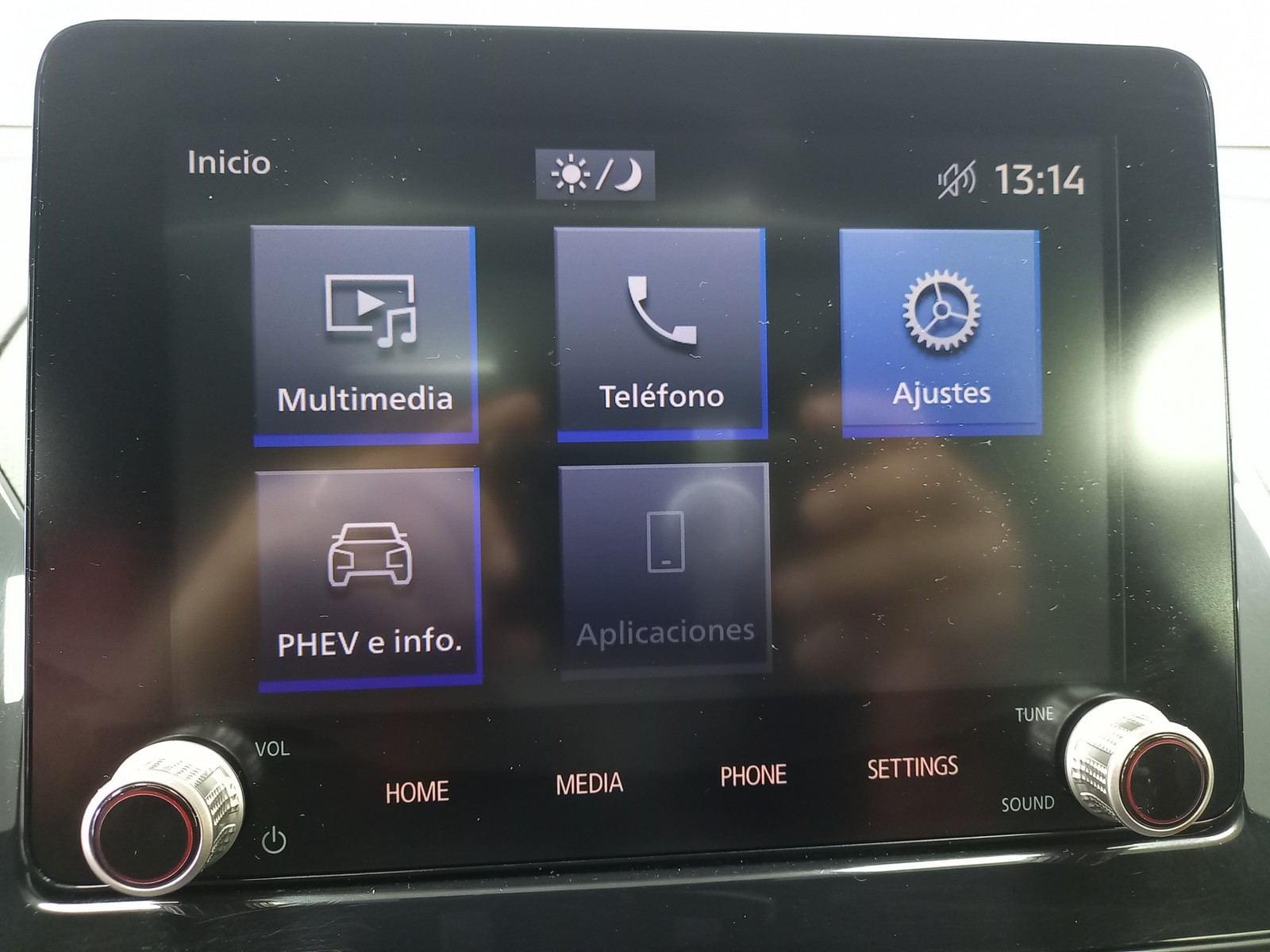 MITSUBISHI ECLIPSE CROSS PHEV KAITEKI+4 28 