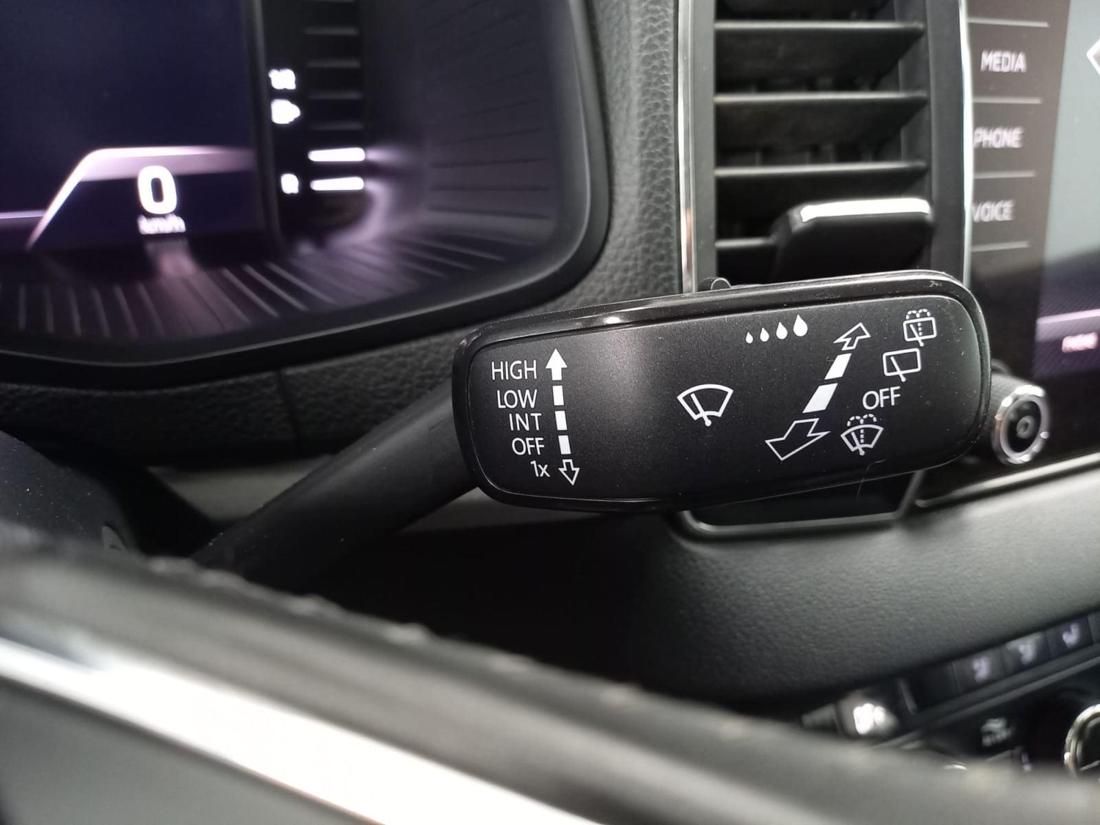 SKODA KAROQ 2.0 TDI 110kW (150CV) DSG 4X4 Ambition 14