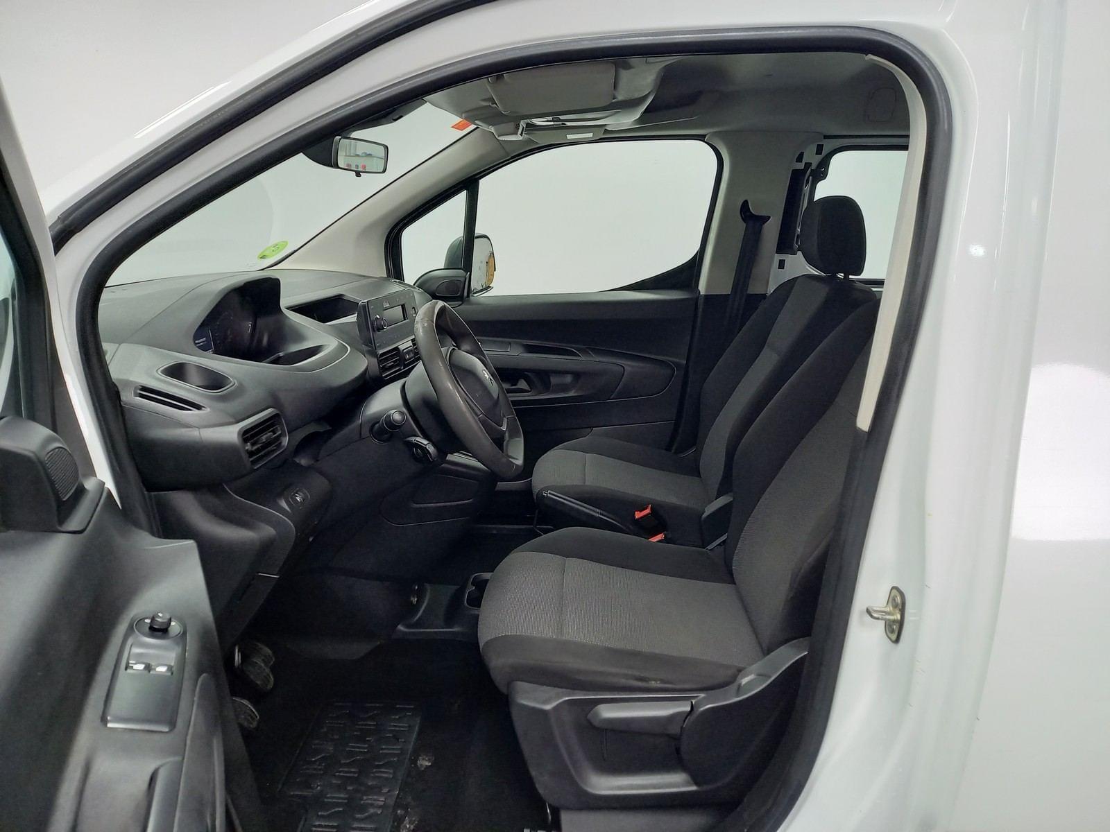 PEUGEOT RIFTER combi Access Standard BlueHDi 73kW (AC) 8 