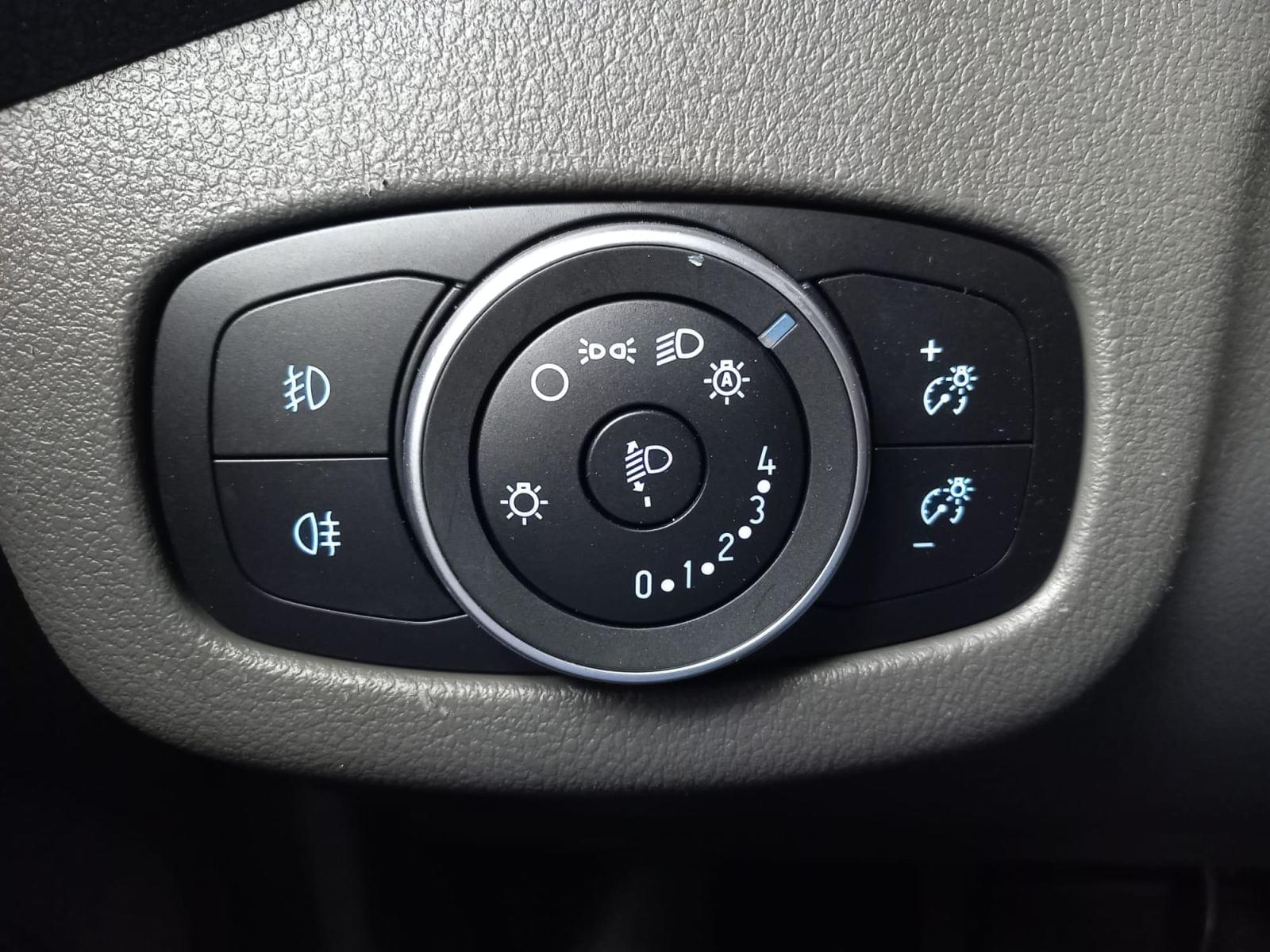 FORD TRANSIT CONNECT 1.5 TDCi 74kW Trend 240 L2 18 