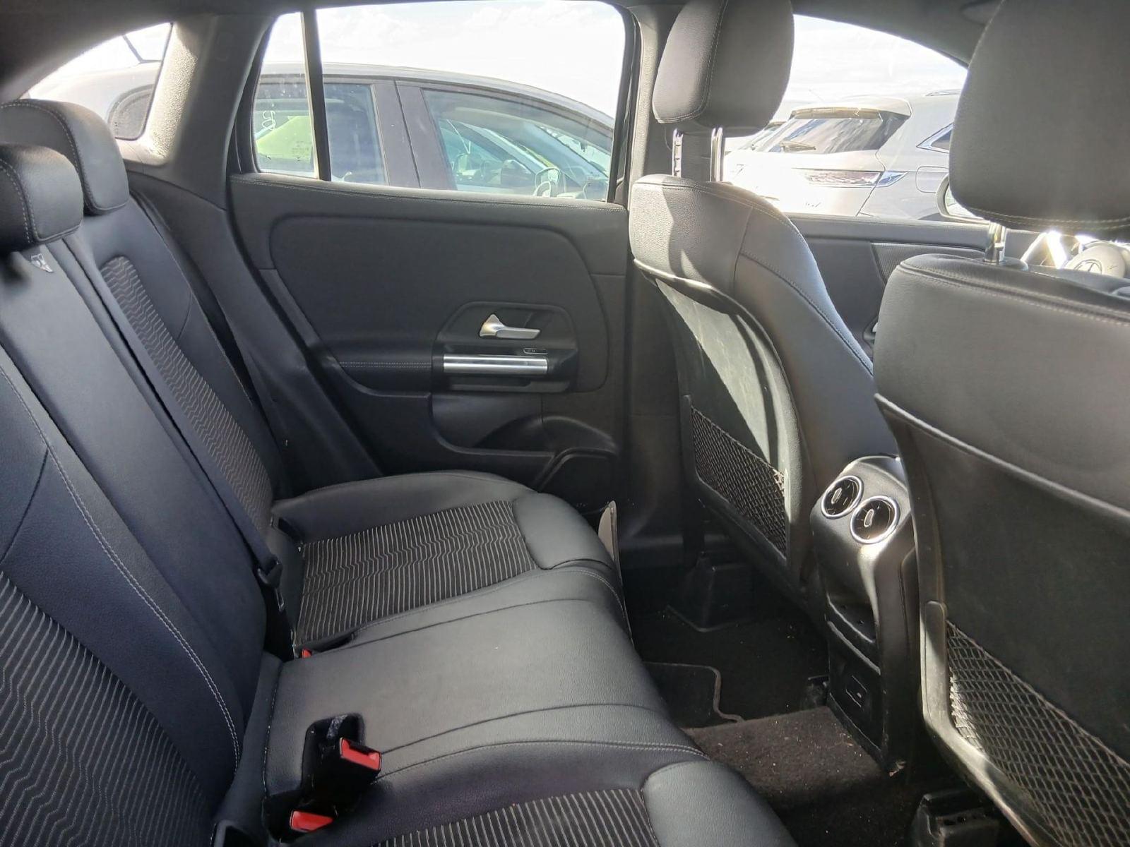 MERCEDES CLASE GLA 250 E 7