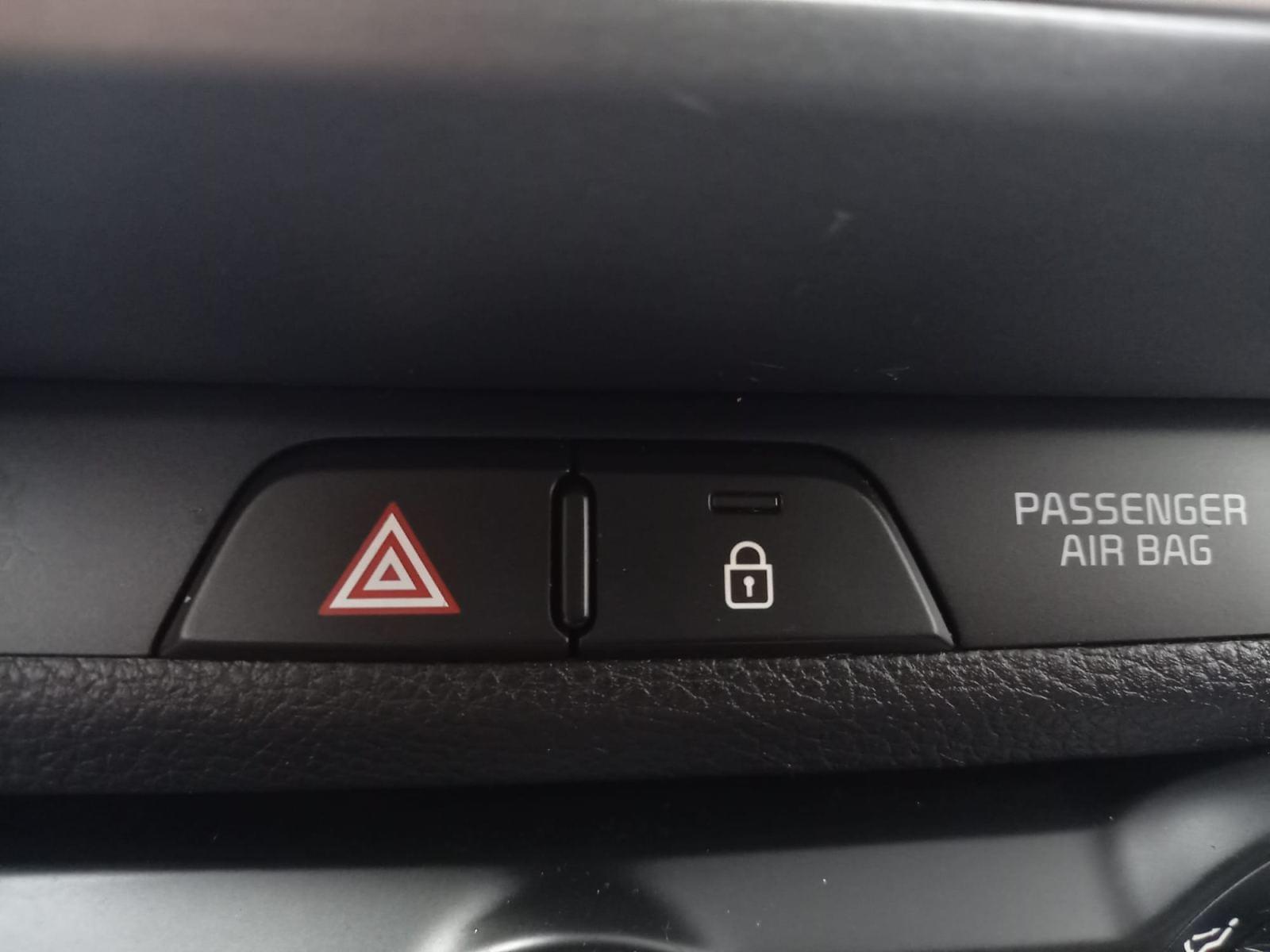 KIA STONIC 1.0 T-GDi 74kW (100CV) MHEV iMT Concept 11 