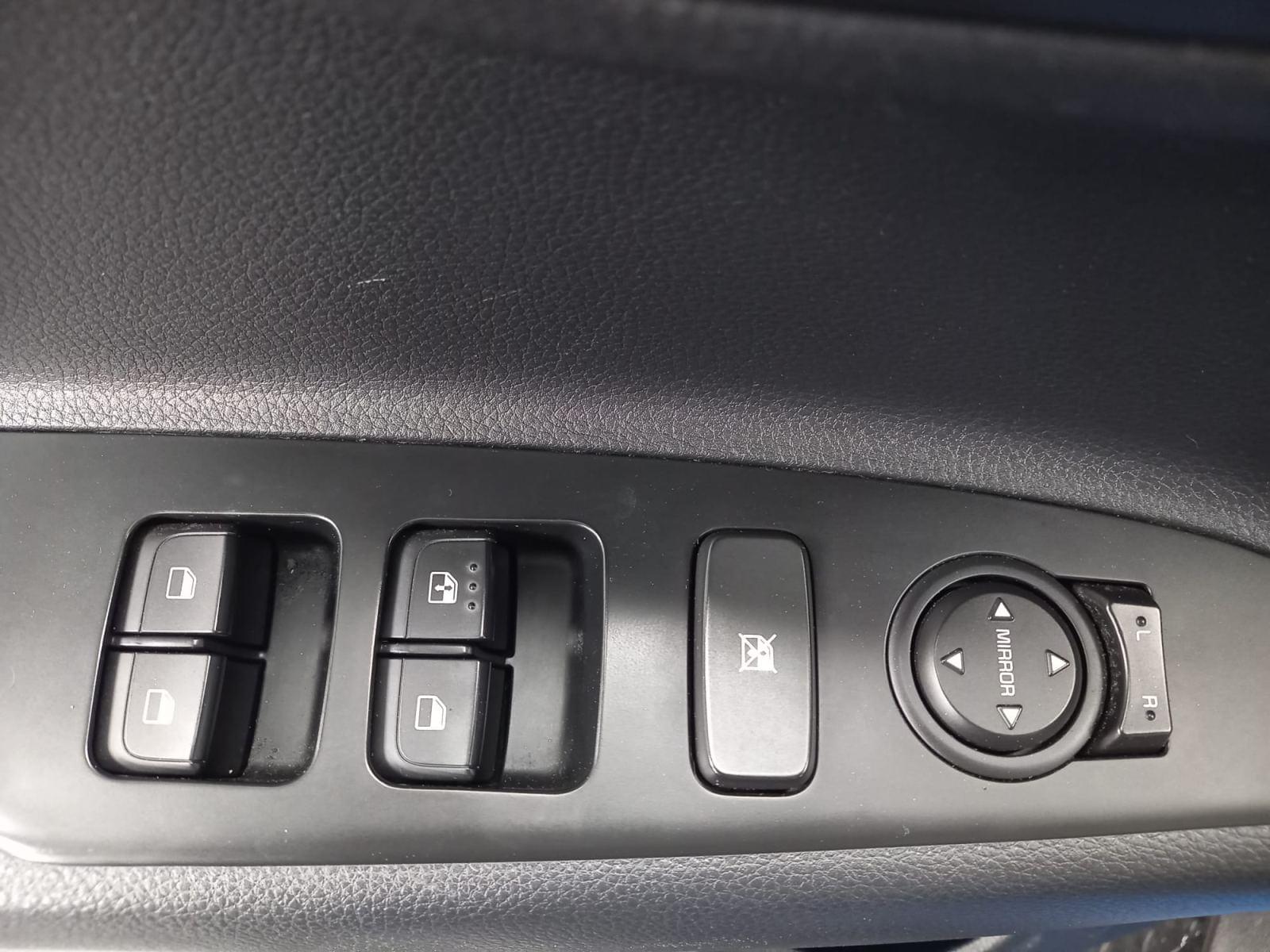 KIA STONIC 1.0 T-GDi 74kW (100CV) MHEV iMT Concept 28 