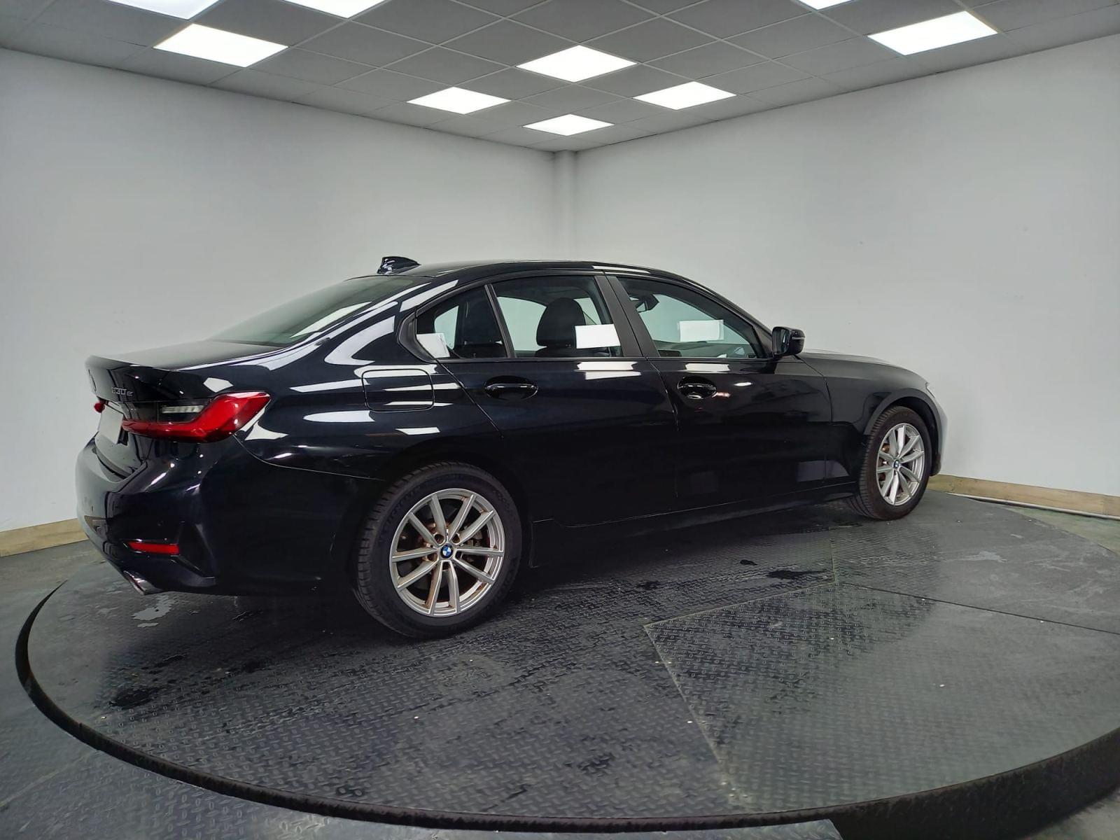 BMW SERIE 3 330e 4