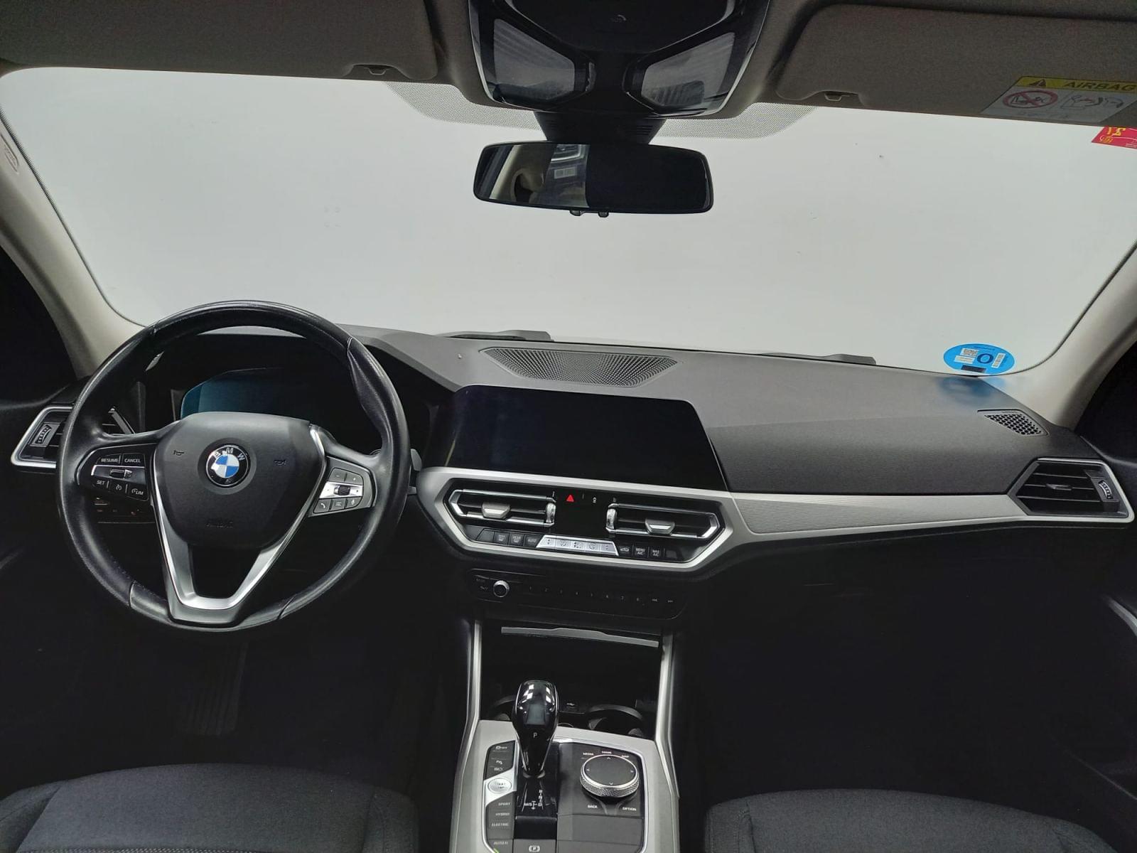 BMW SERIE 3 330e 9