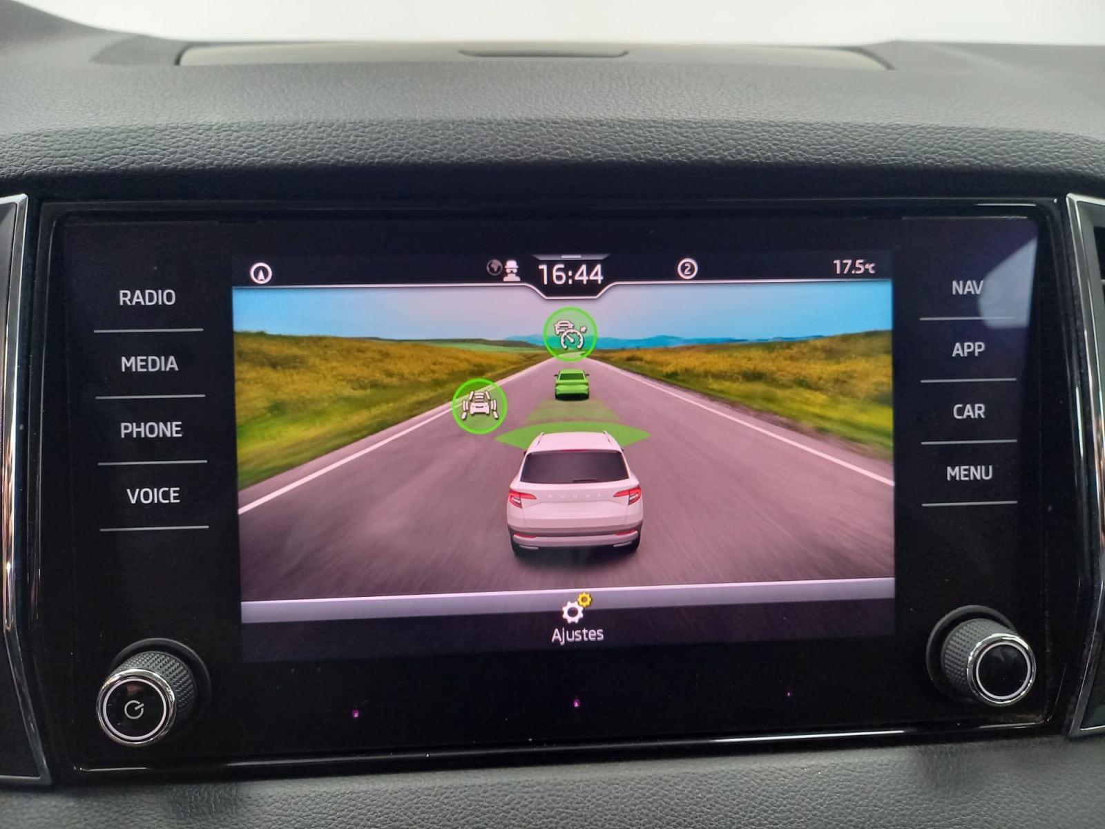 SKODA KAROQ 2.0 TDI 110kW (150CV) DSG 4X4 Ambition 17 