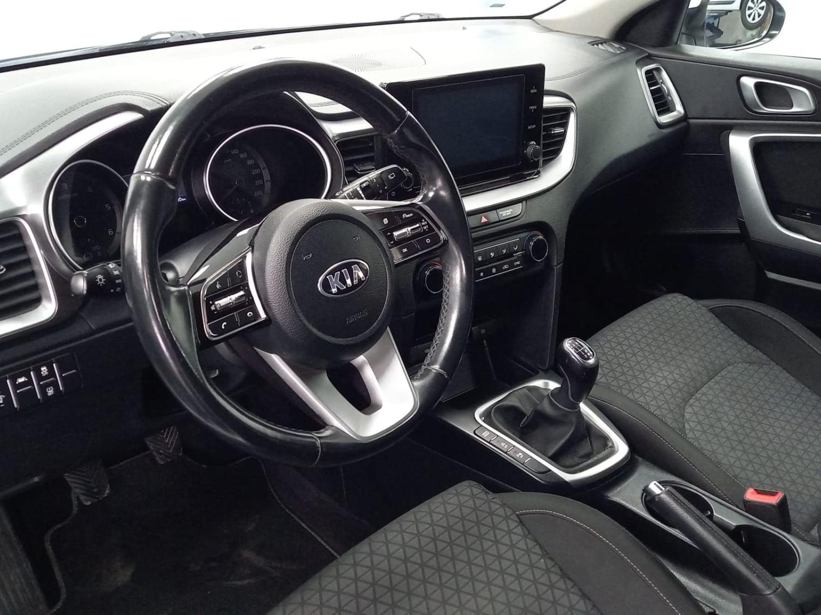 KIA CEED 1.6D MHEV MT 8 
