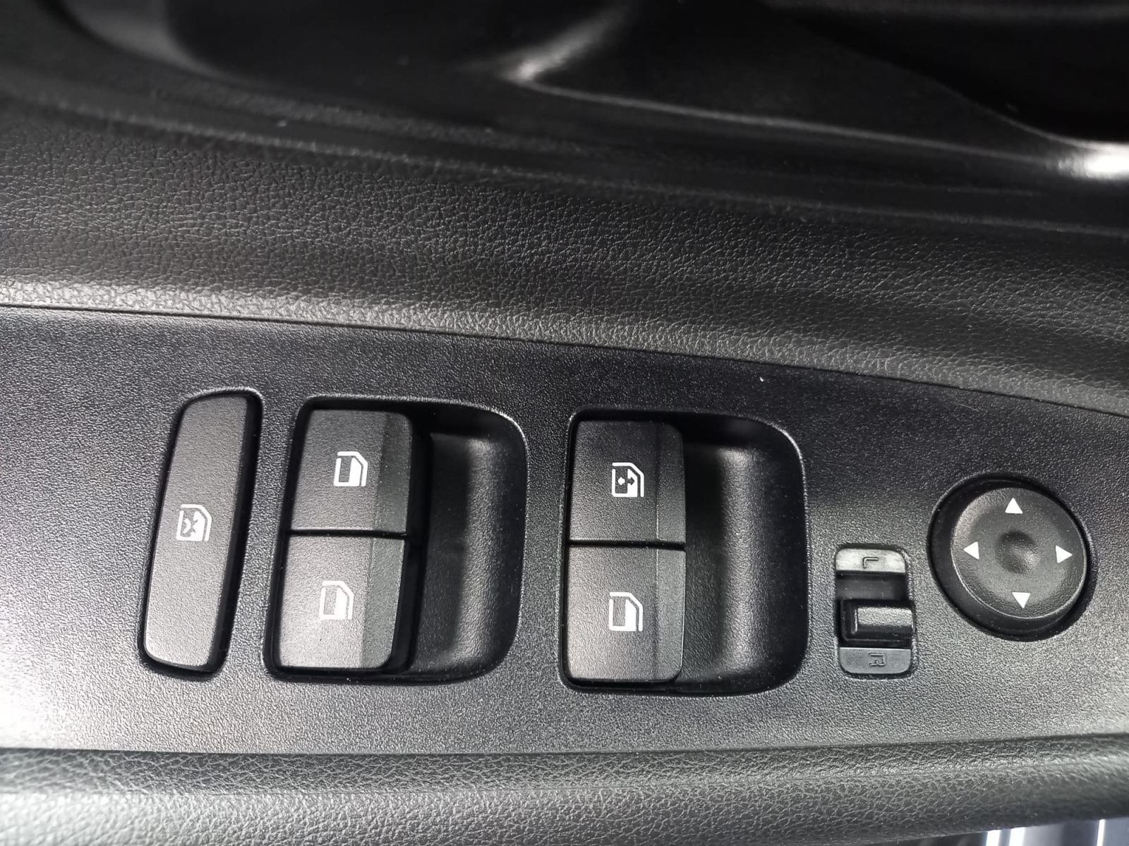 HYUNDAI I20 berlina con portón 1.2 MPI SLX 25 