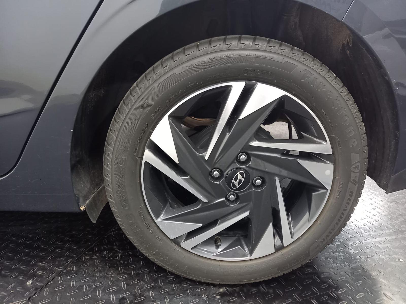 HYUNDAI I20 berlina con portón 1.2 MPI SLX 27 