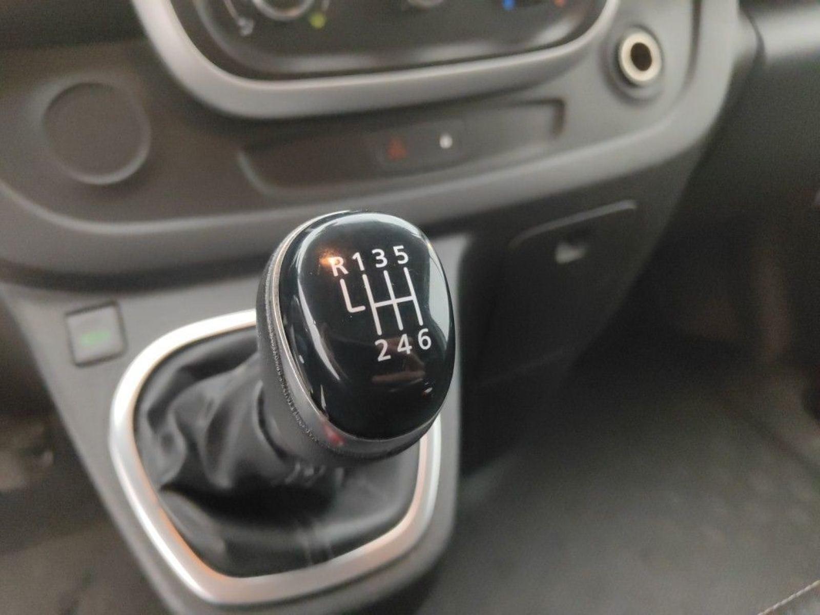 RENAULT TRAFIC FURGON 1.6 dCi 95 CV 27 L2H1 Grand Confort 5d 12 