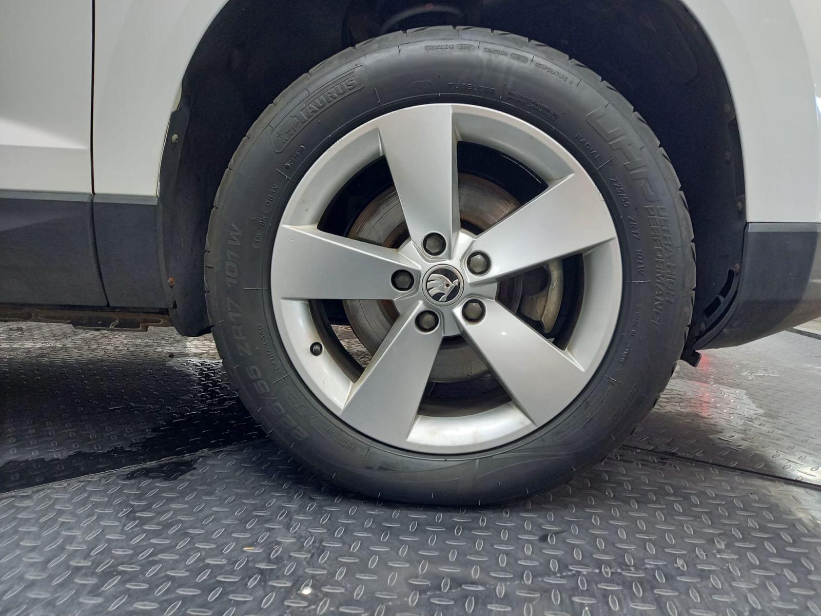 SKODA KAROQ 2.0 TDI 110kW (150CV) DSG 4X4 Ambition 15 