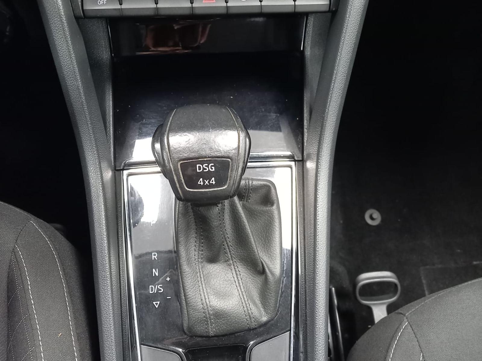 SKODA KAROQ 2.0 TDI 110kW (150CV) DSG 4X4 Ambition 19 