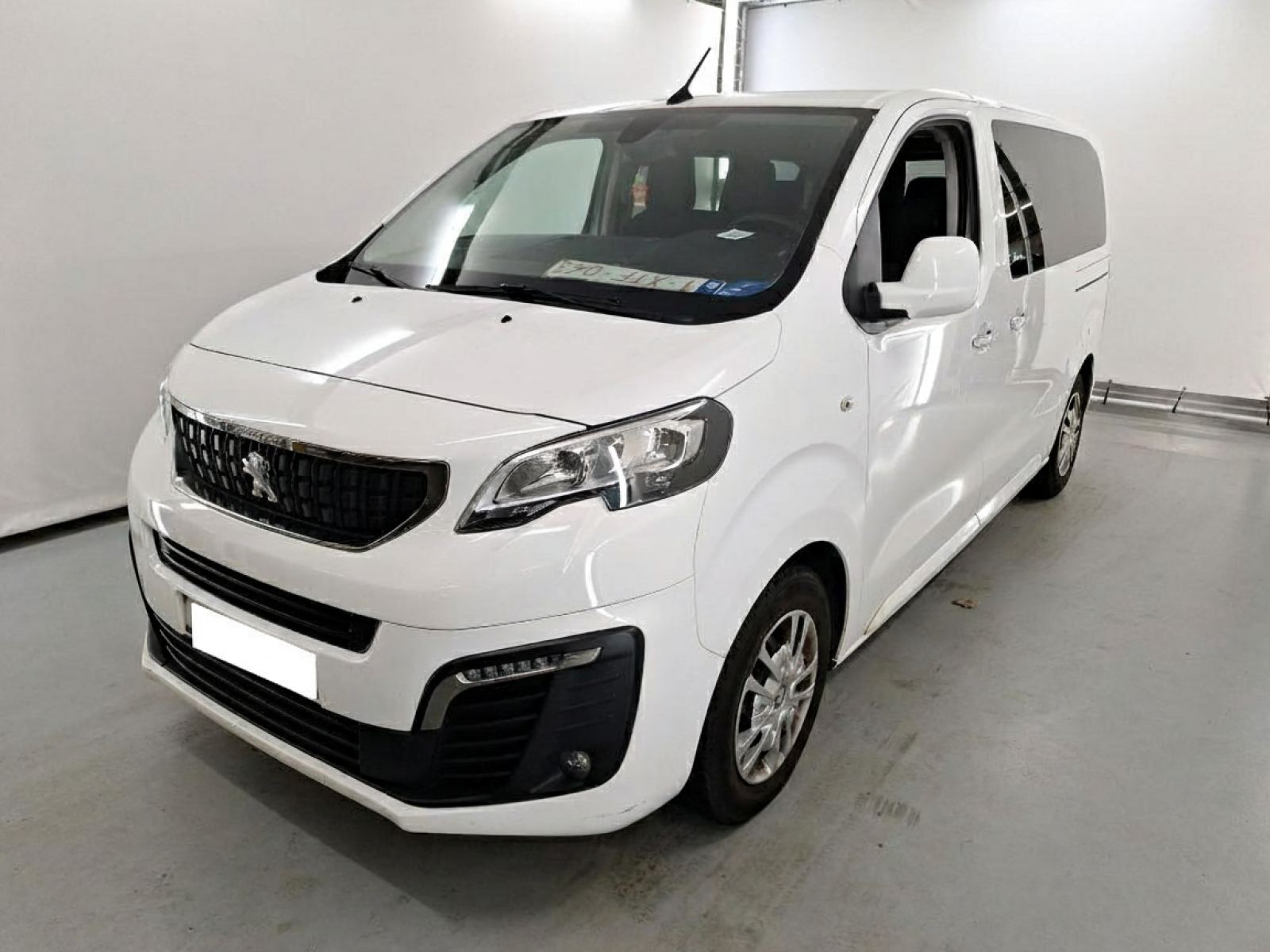 PEUGEOT TRAVELLER 1.5 BlueHDi L2 Std Business S&S (EU6.2) 11 