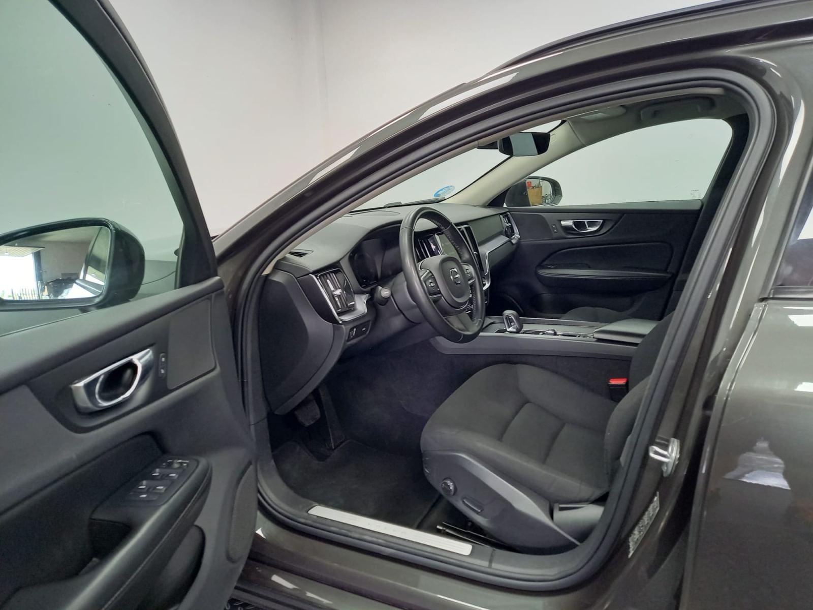 VOLVO V60 familiar 2.0 B4 (D) Momentum Auto 10 