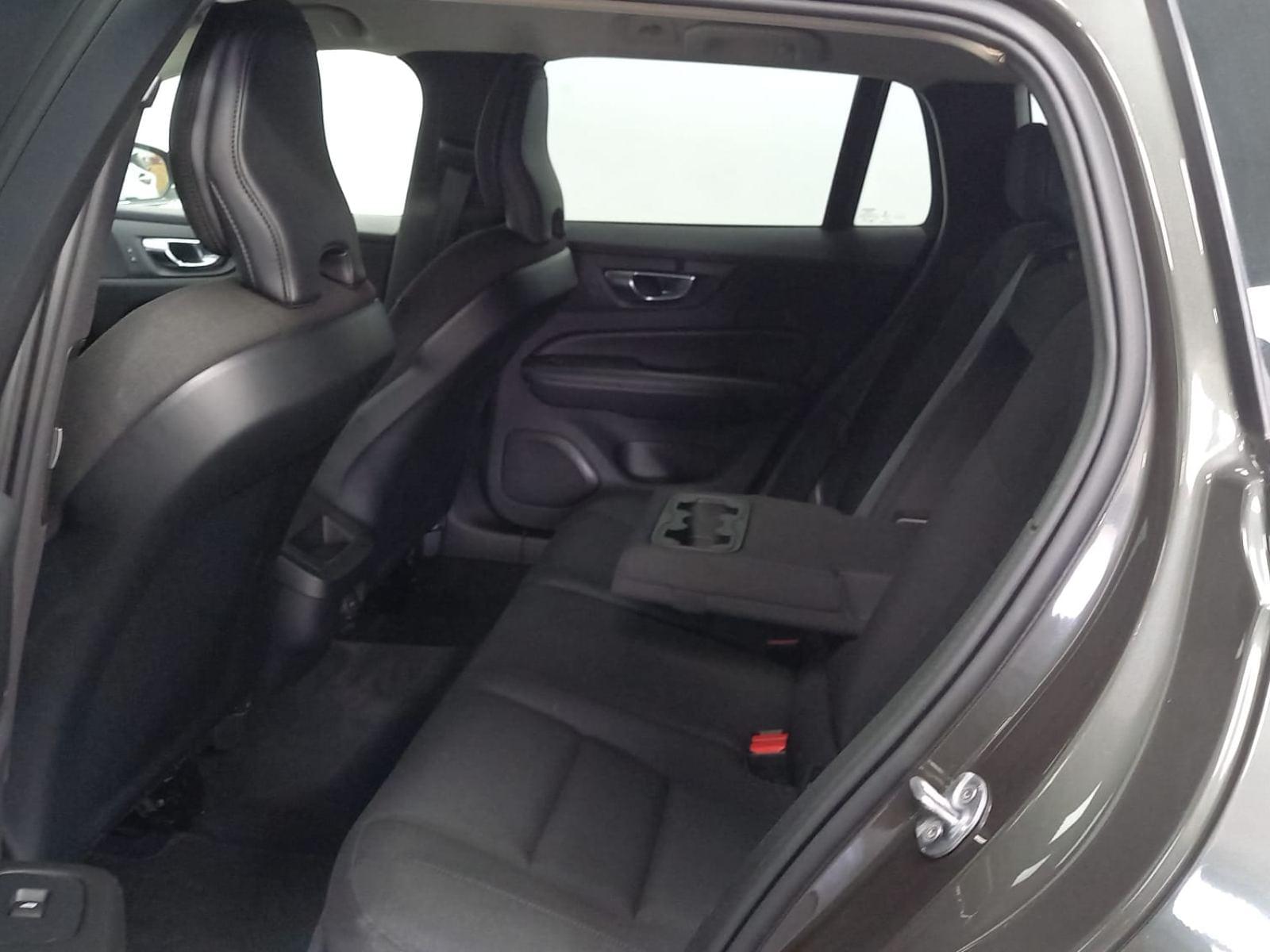 VOLVO V60 familiar 2.0 B4 (D) Momentum Auto 31 