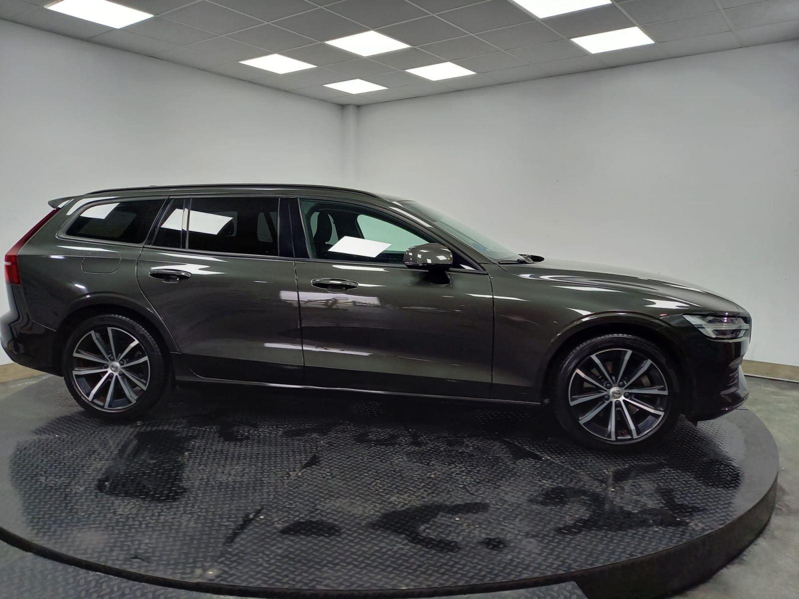VOLVO V60 familiar 2.0 B4 (D) Momentum Auto 4