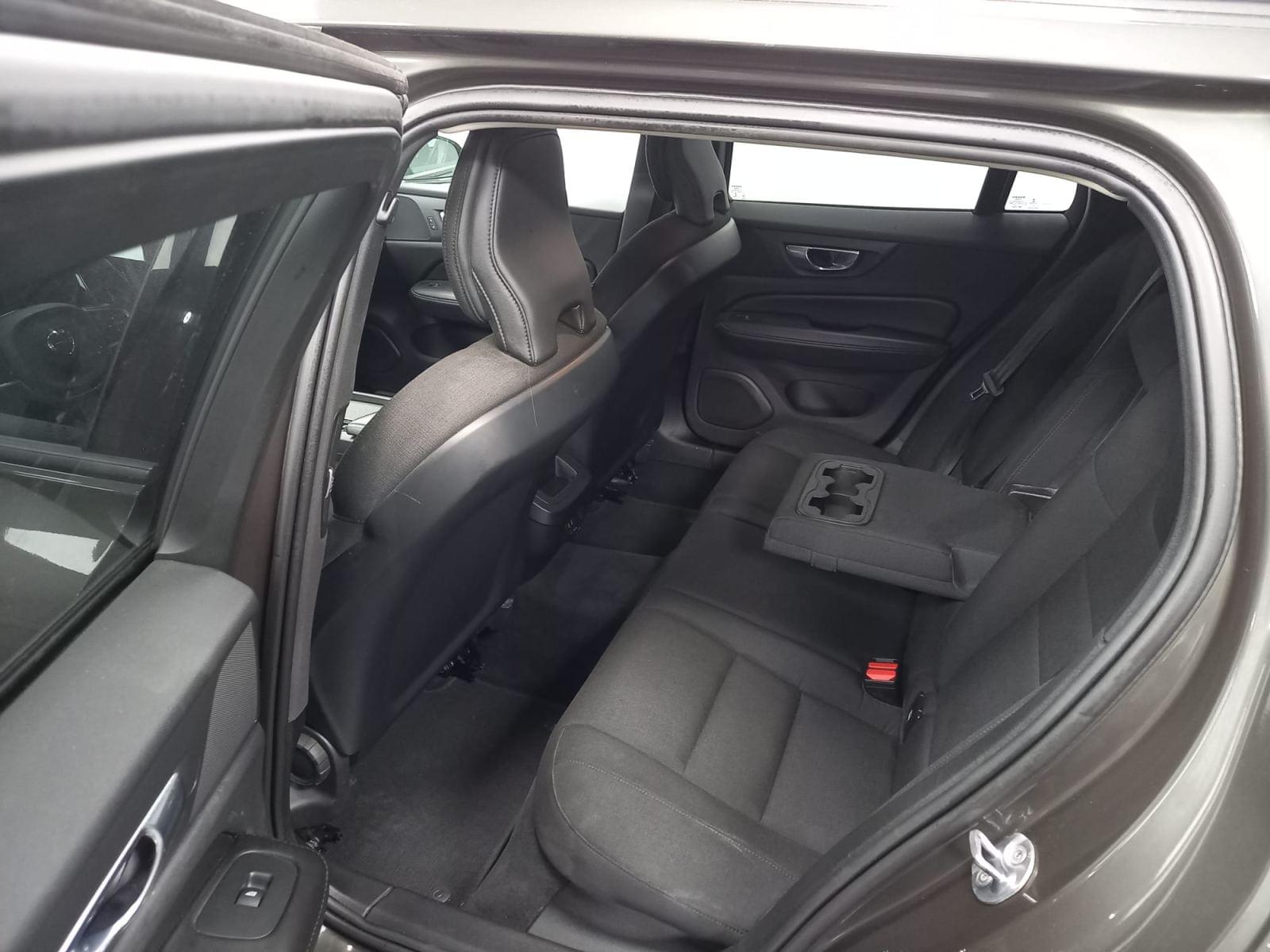 VOLVO V60 familiar 2.0 B4 (D) Momentum Auto 27