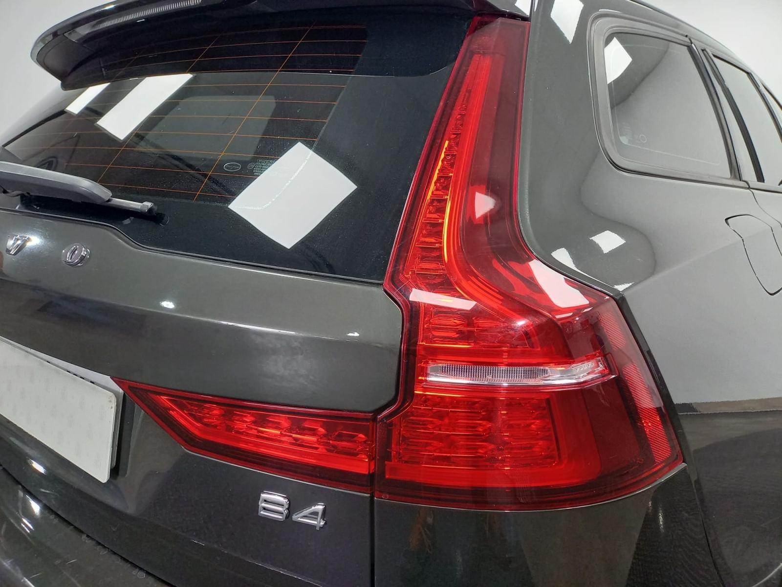 VOLVO V60 familiar 2.0 B4 (D) Momentum Auto 30