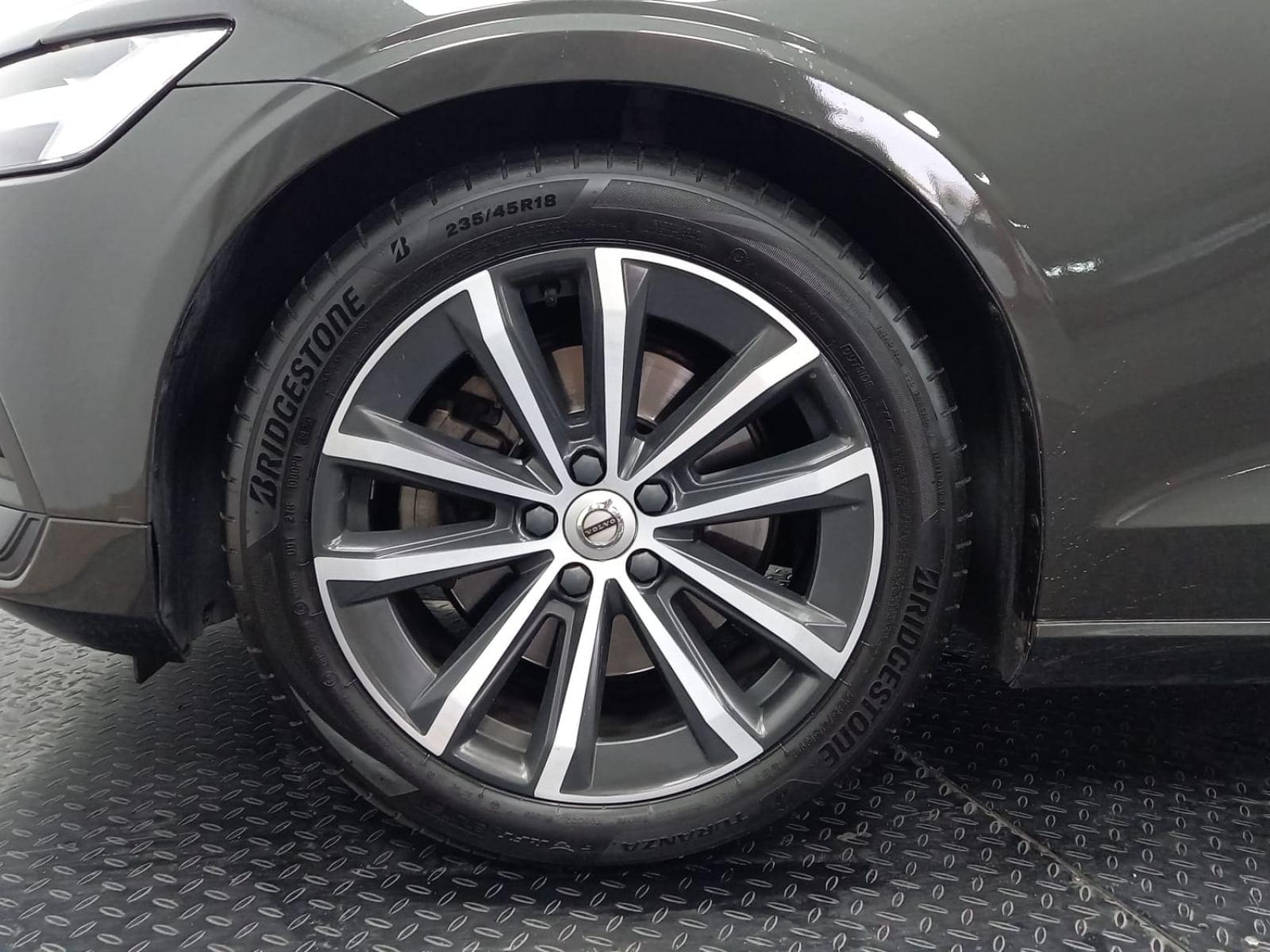 VOLVO V60 familiar 2.0 B4 (D) Momentum Auto 34