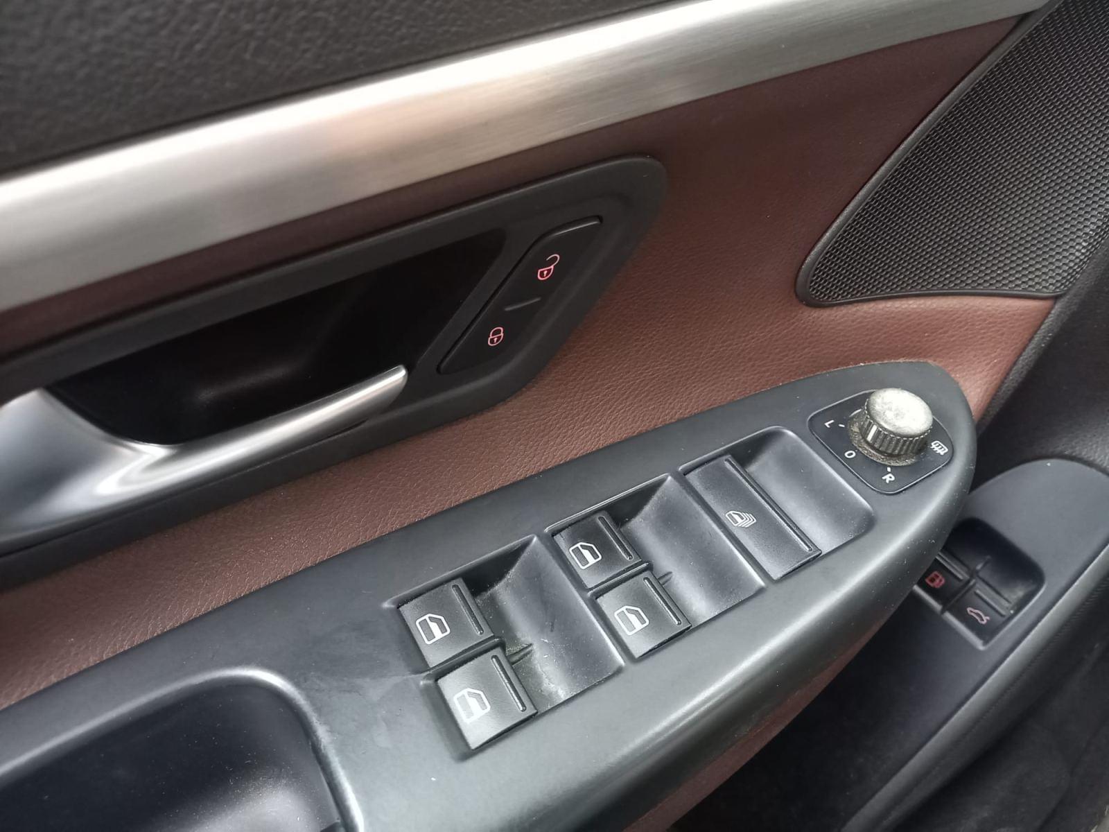 VOLKSWAGEN EOS 10 