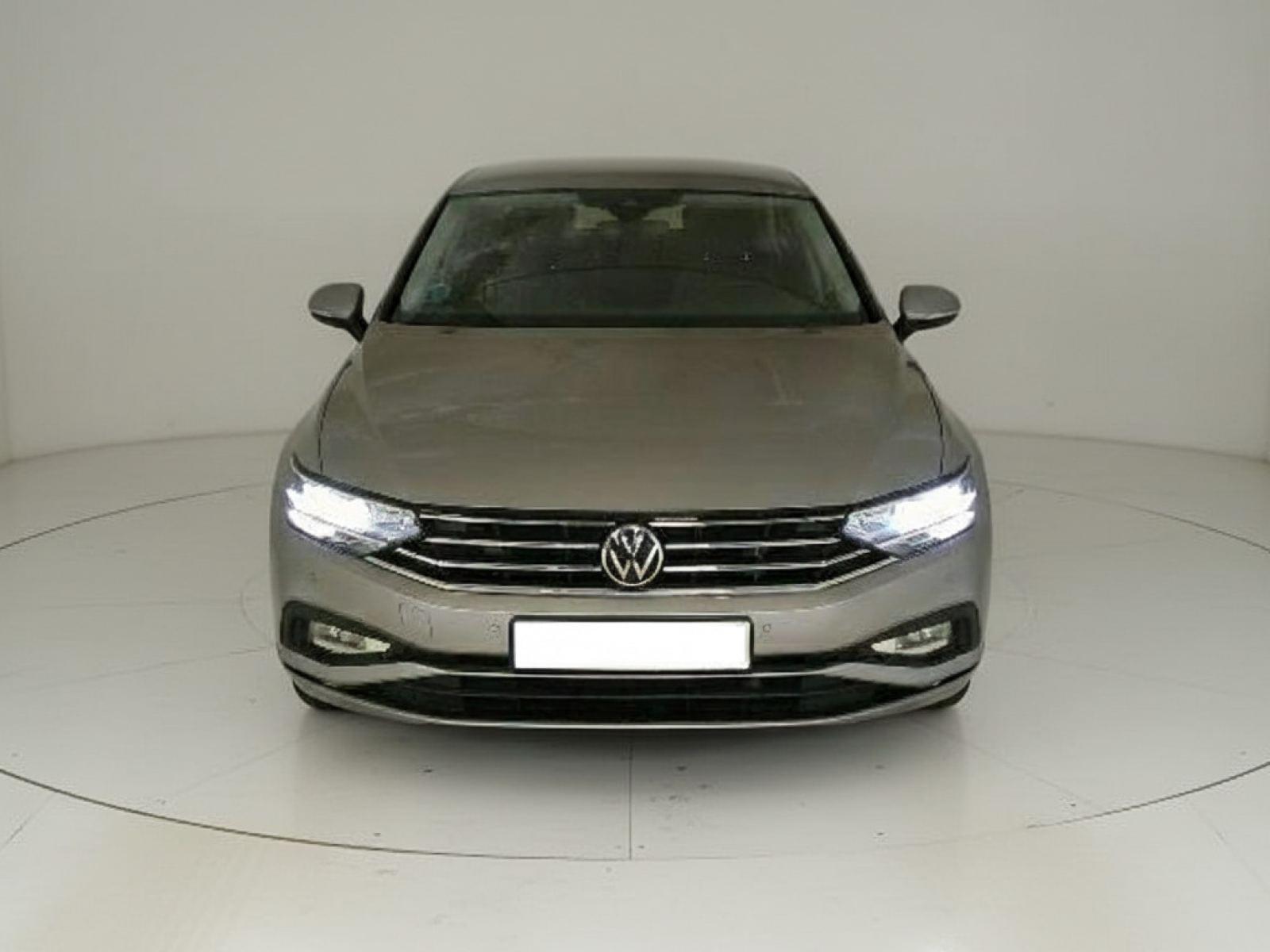 VOLKSWAGEN PASSAT BUSINESS 2.0 TDI 110KW (150CV) 2 