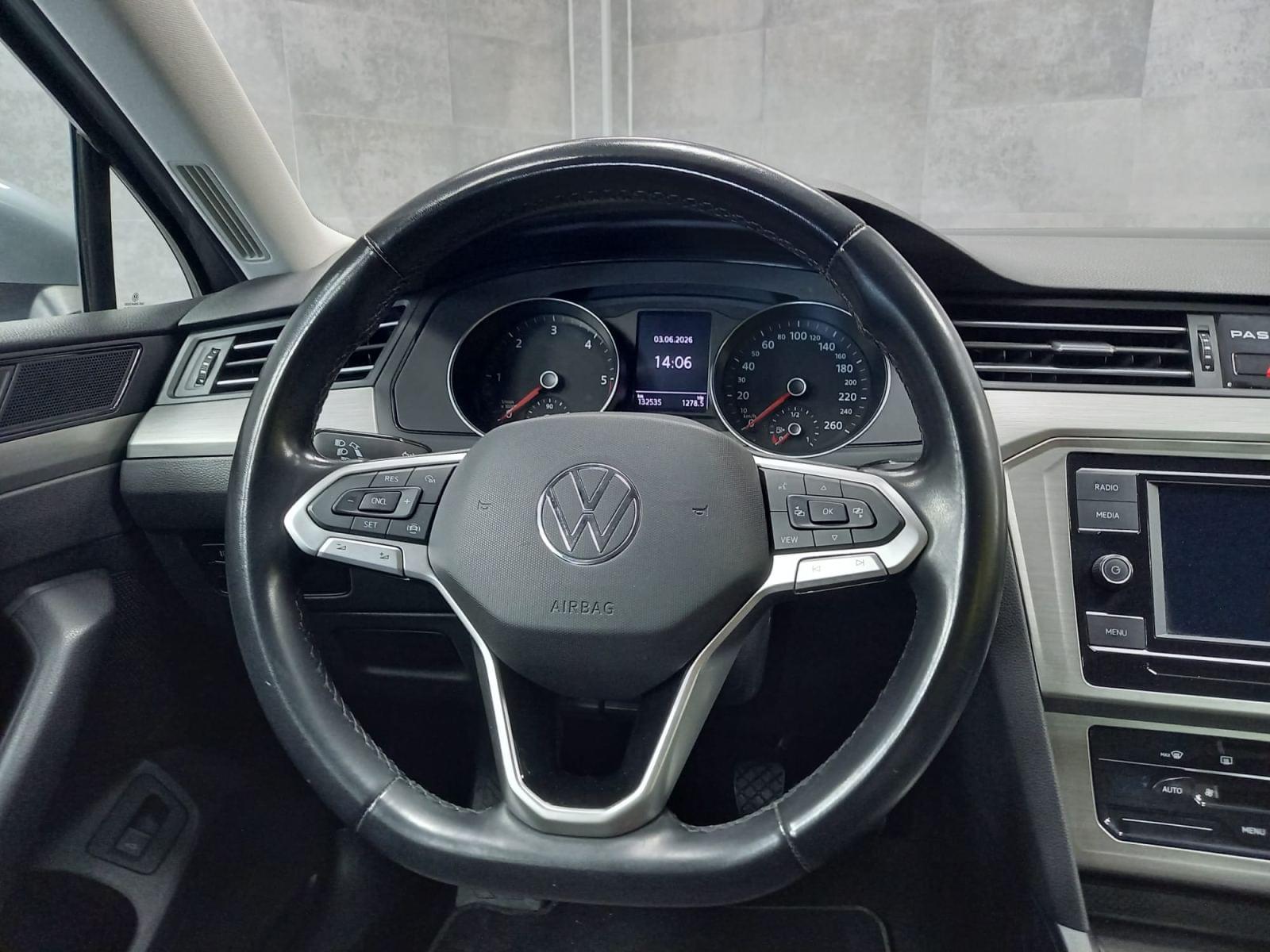 VOLKSWAGEN PASSAT BUSINESS 2.0 TDI 110KW (150CV) 9