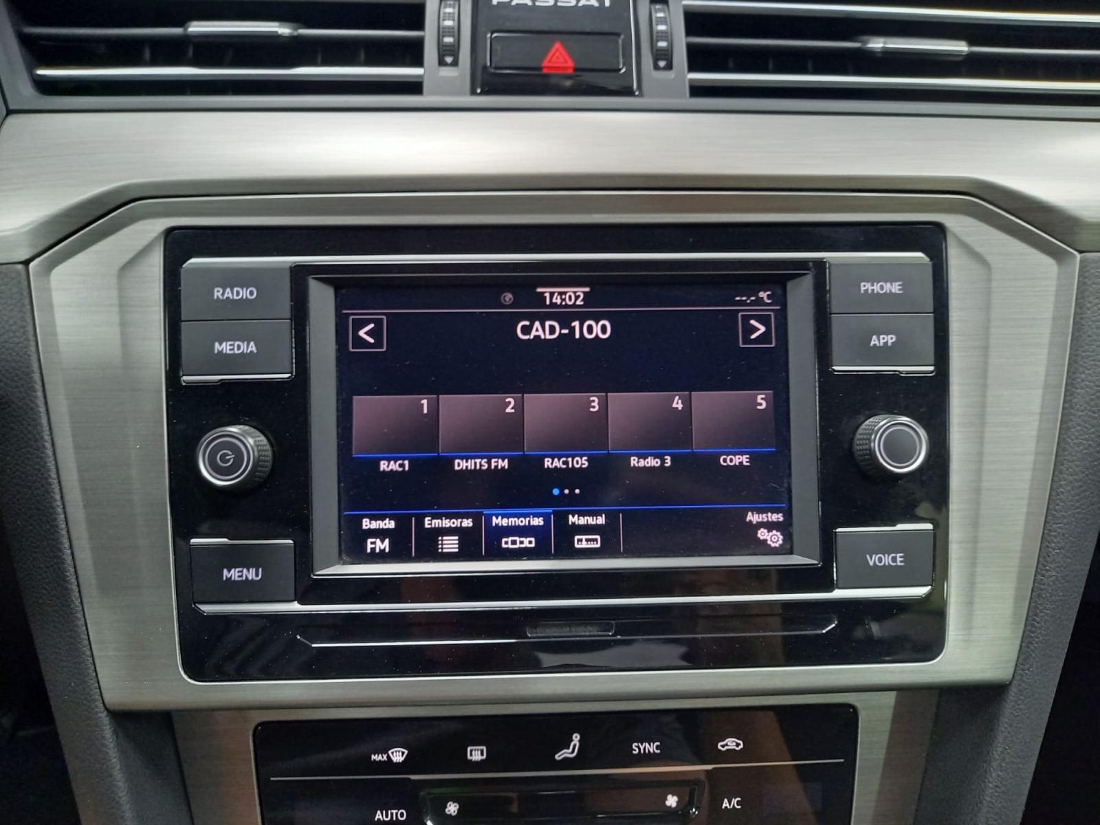 VOLKSWAGEN PASSAT BUSINESS 2.0 TDI 110KW (150CV) 21