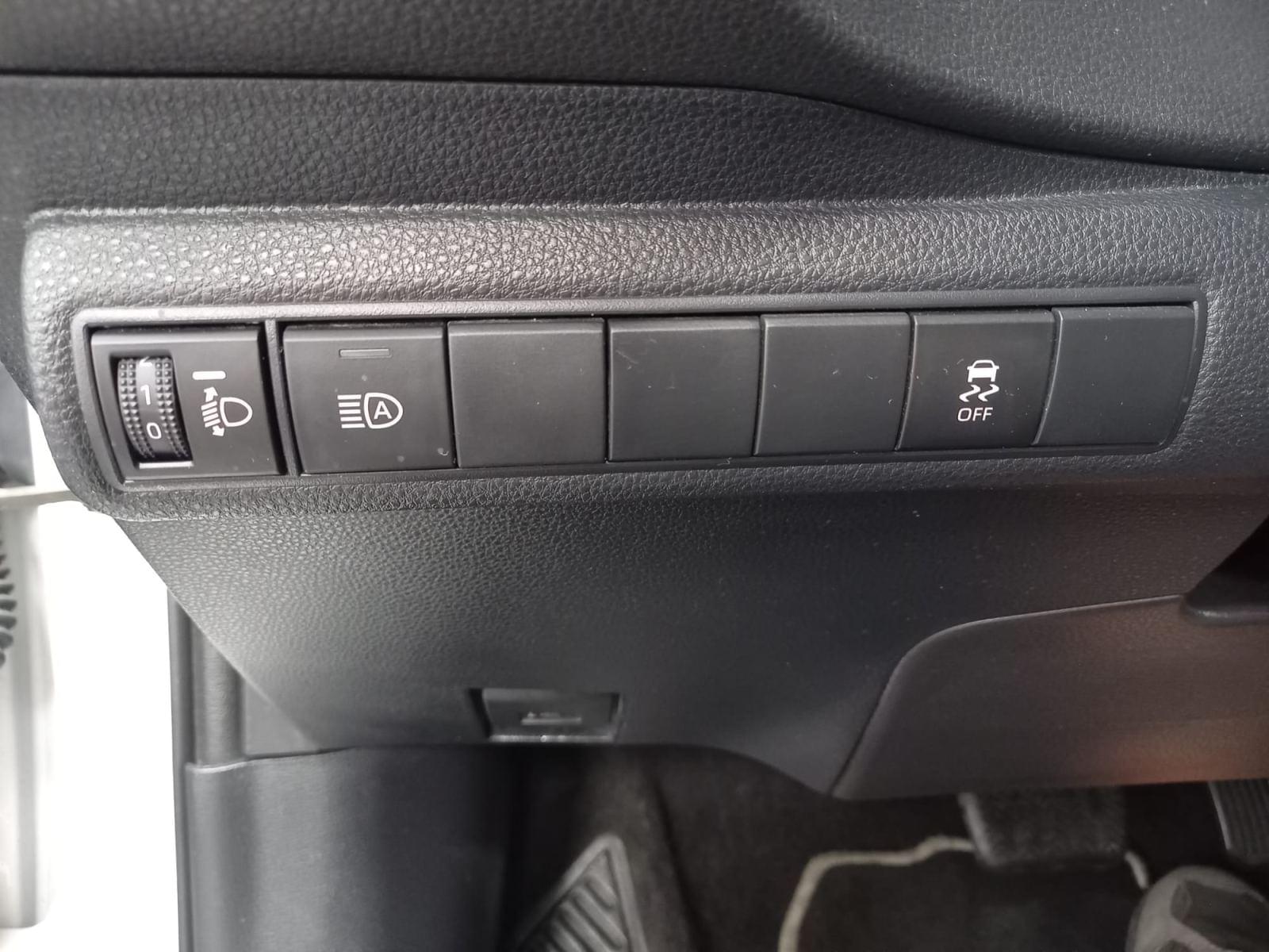 TOYOTA COROLLA 1.8 125H BUSINESS PLUS E-CVT 10 