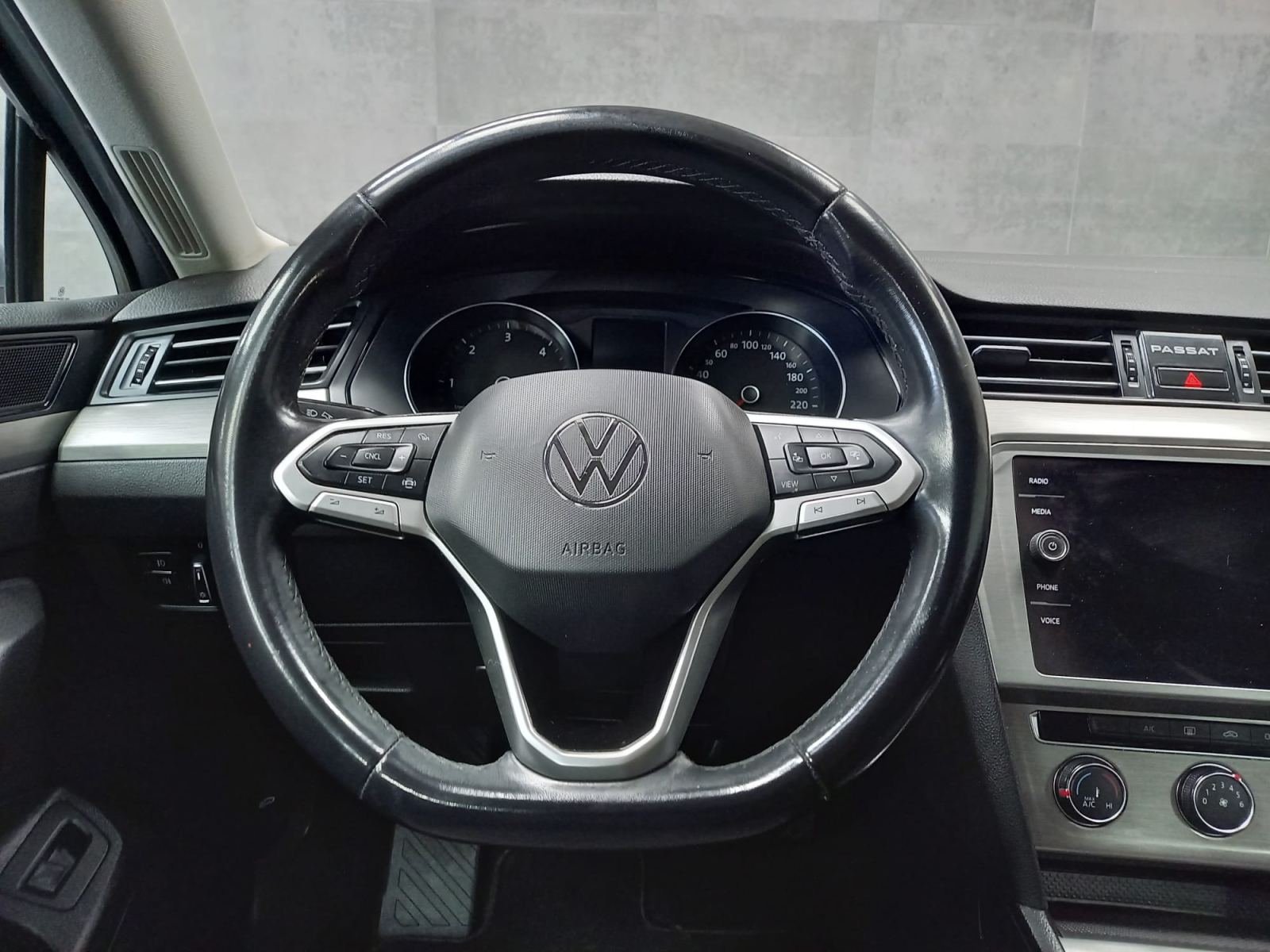 VOLKSWAGEN PASSAT Variant Business 2.0 TDI 110kW 14