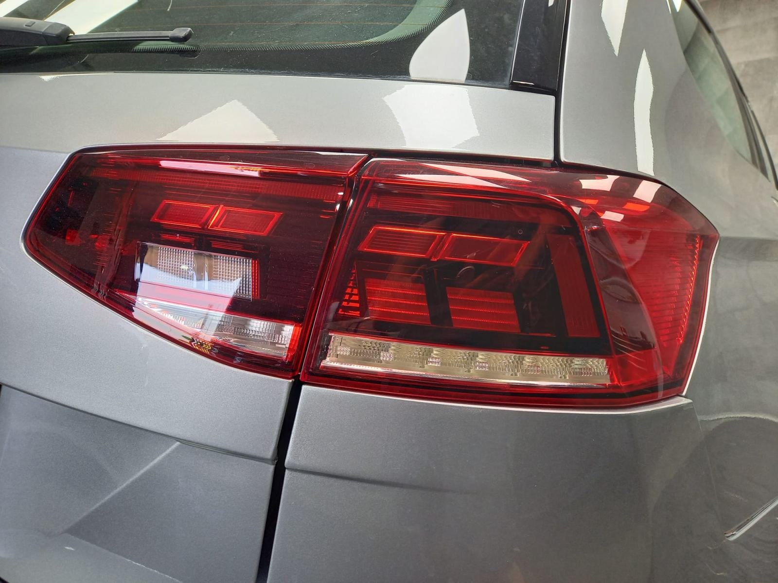 VOLKSWAGEN PASSAT Variant Business 2.0 TDI 110kW 21