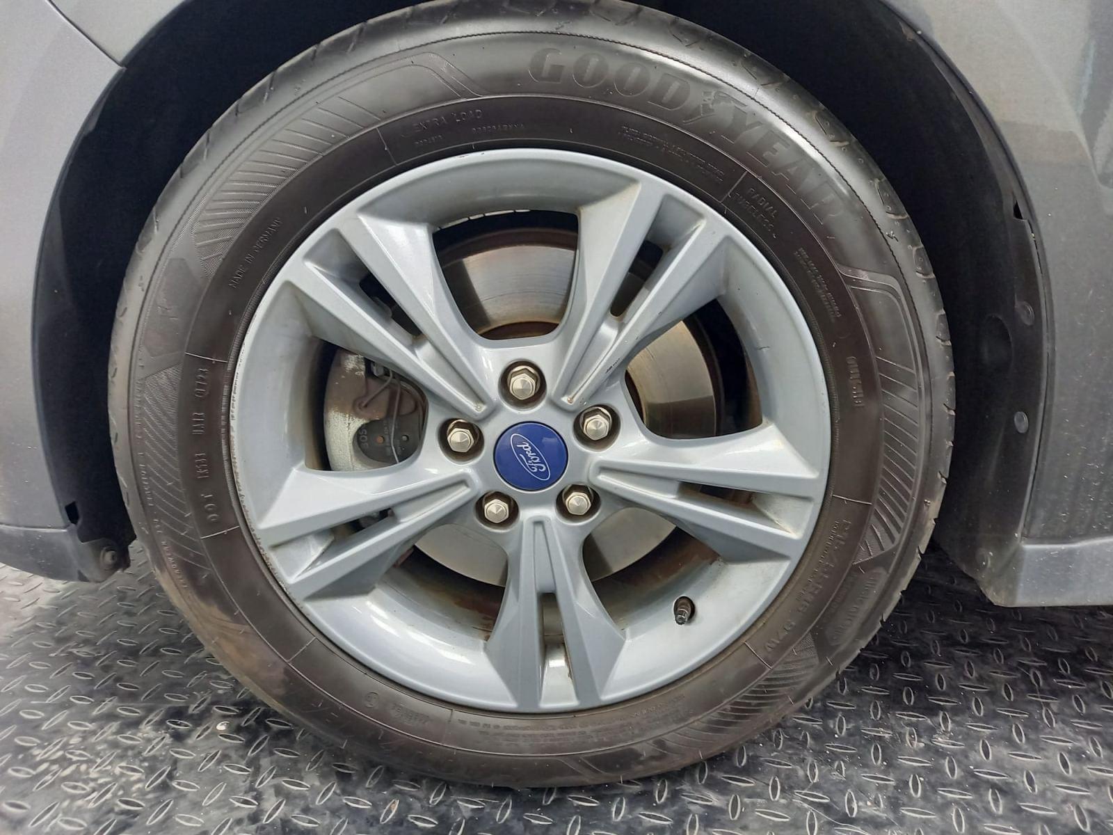 FORD GRAND C-MAX 1.5 TDCi 88kW (120CV) Business 13