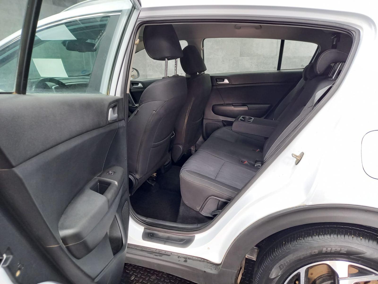 KIA SPORTAGE 1.6 CRDI MHEV Business 100kW (136CV) 4x4 11