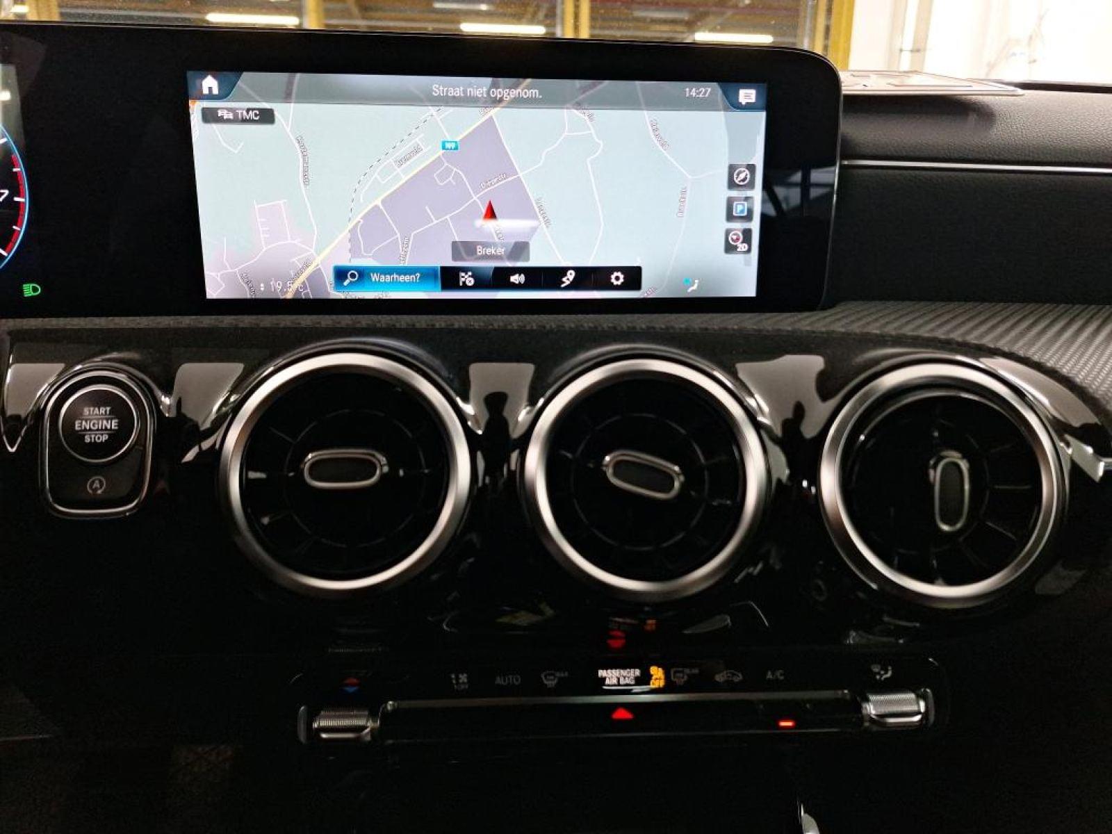 MERCEDES CLASE CLA SHOOTING BREAK 180 Business Solution 8 