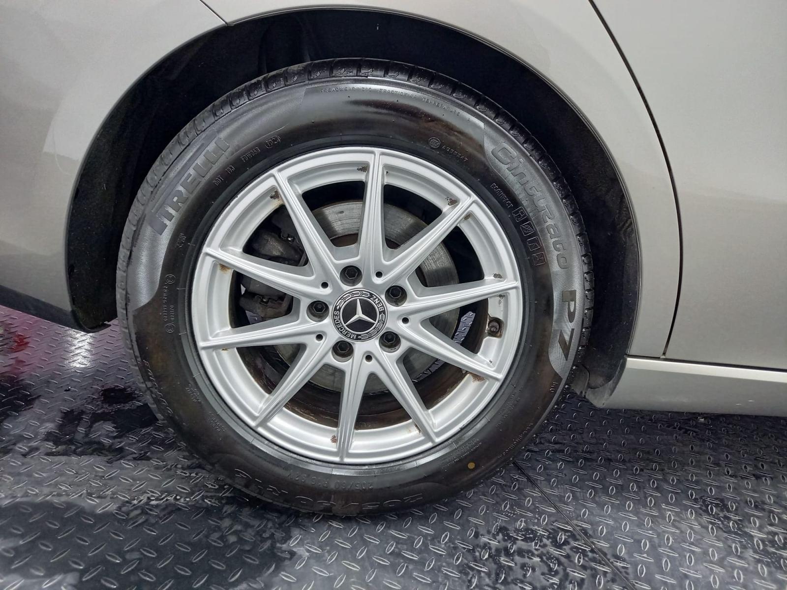 MERCEDES CLASE CLA SHOOTING BREAK 180 Business Solution 41
