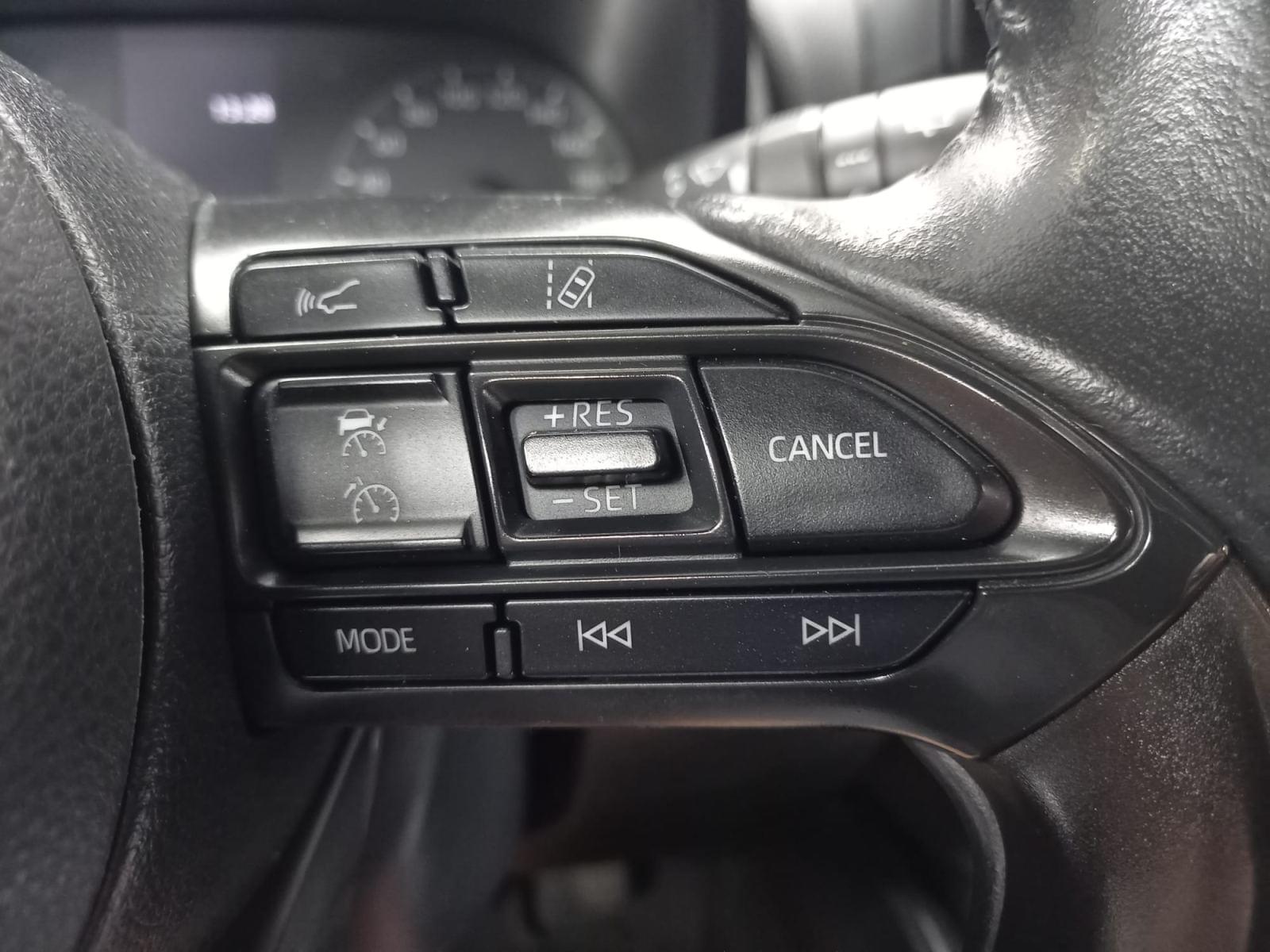 TOYOTA YARIS 1.5 120H ACTIVE TECH 17