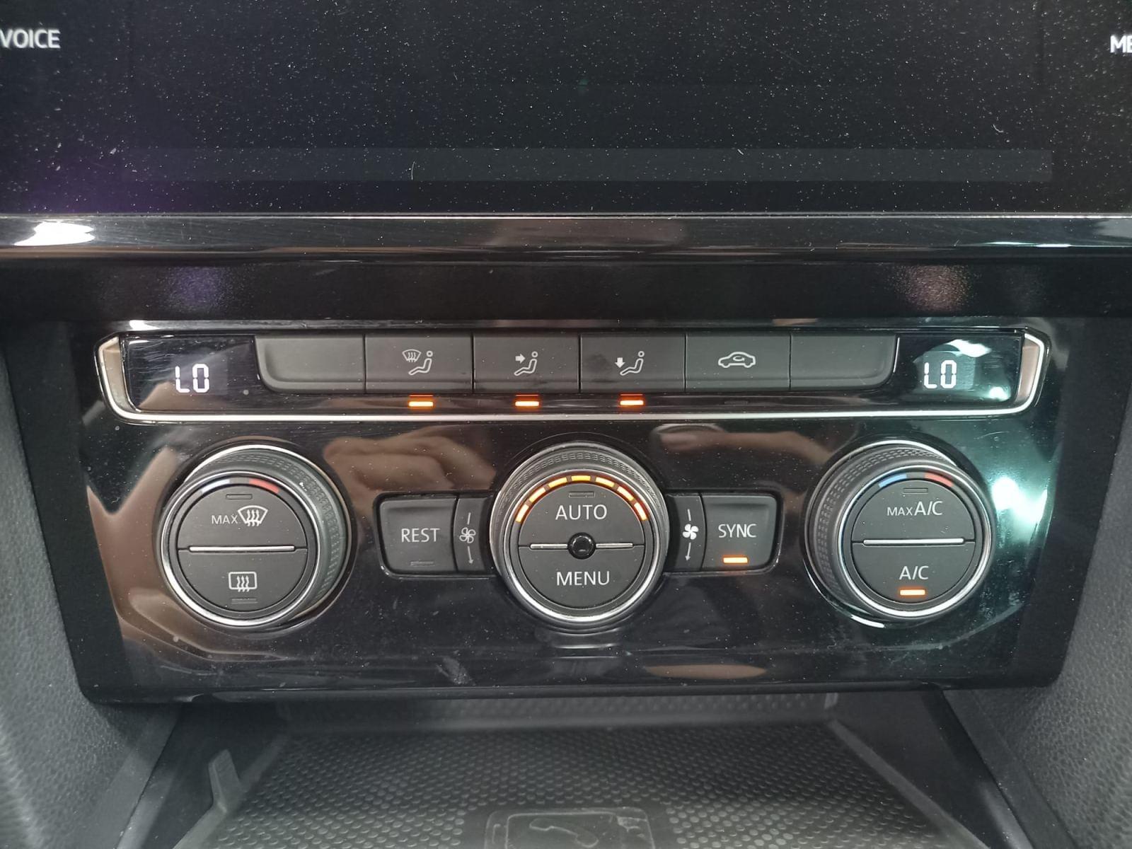 VOLKSWAGEN PASSAT Executive 2.0 TDI 110kW (150CV) 17