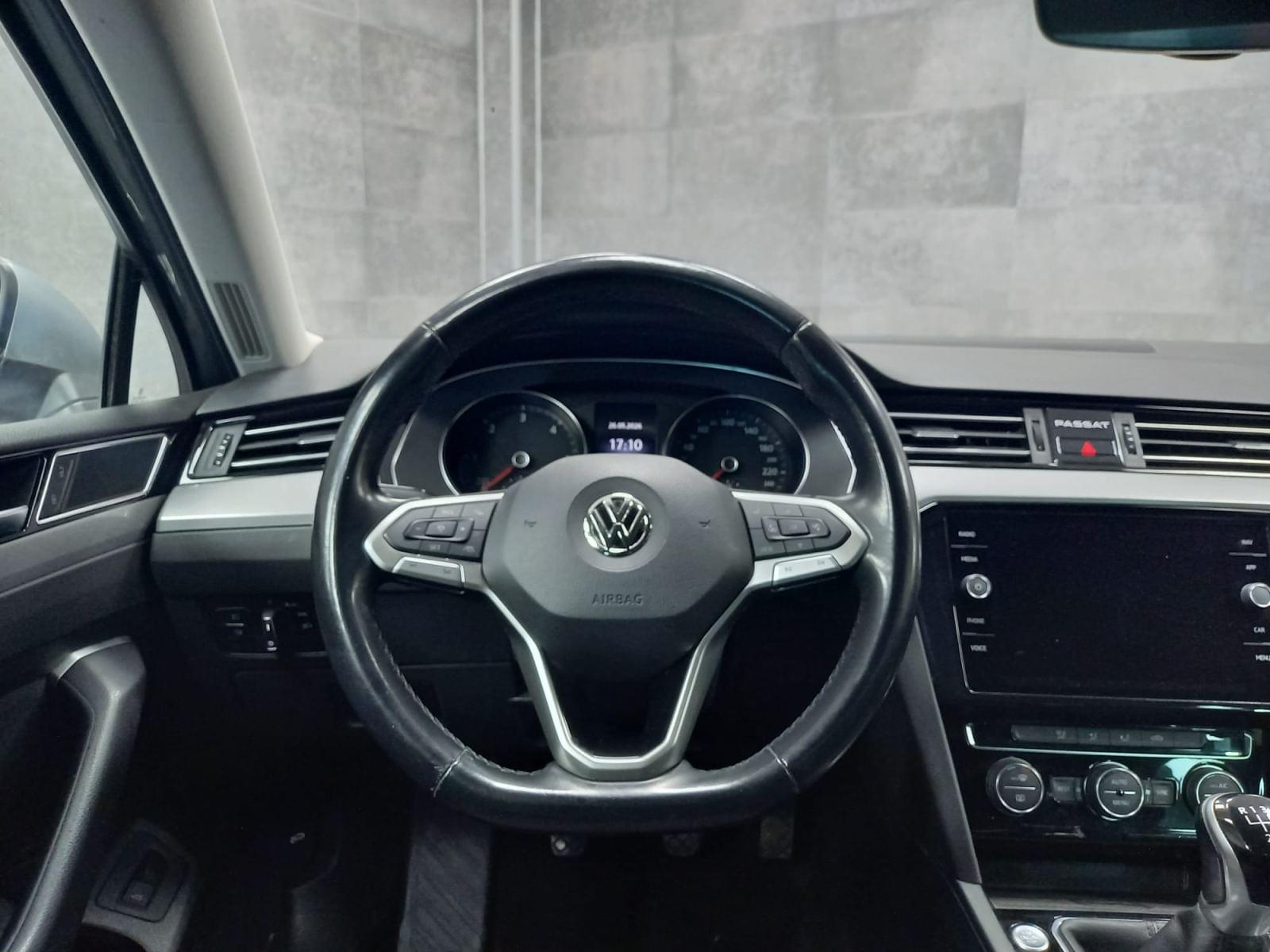 VOLKSWAGEN PASSAT Executive 2.0 TDI 110kW (150CV) 26