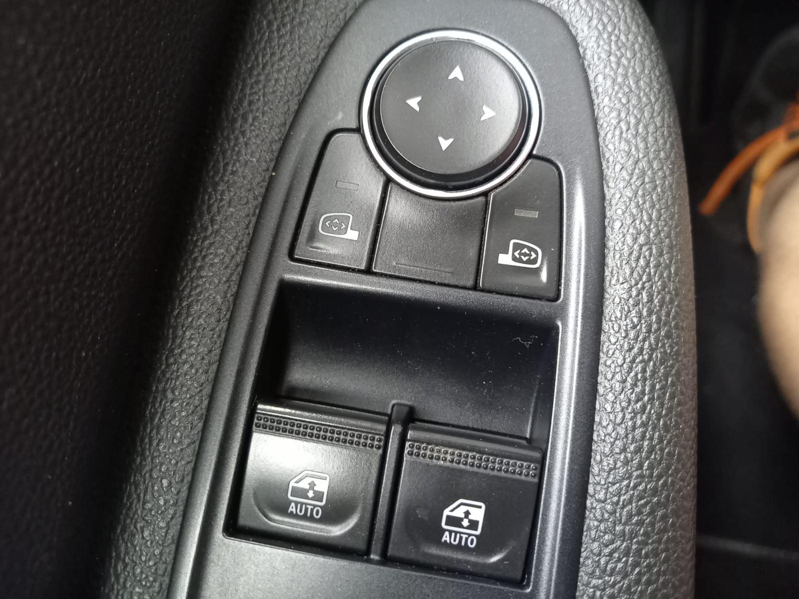 RENAULT CLIO BUSINESS BLUE DCI 74KW (100CV) 17