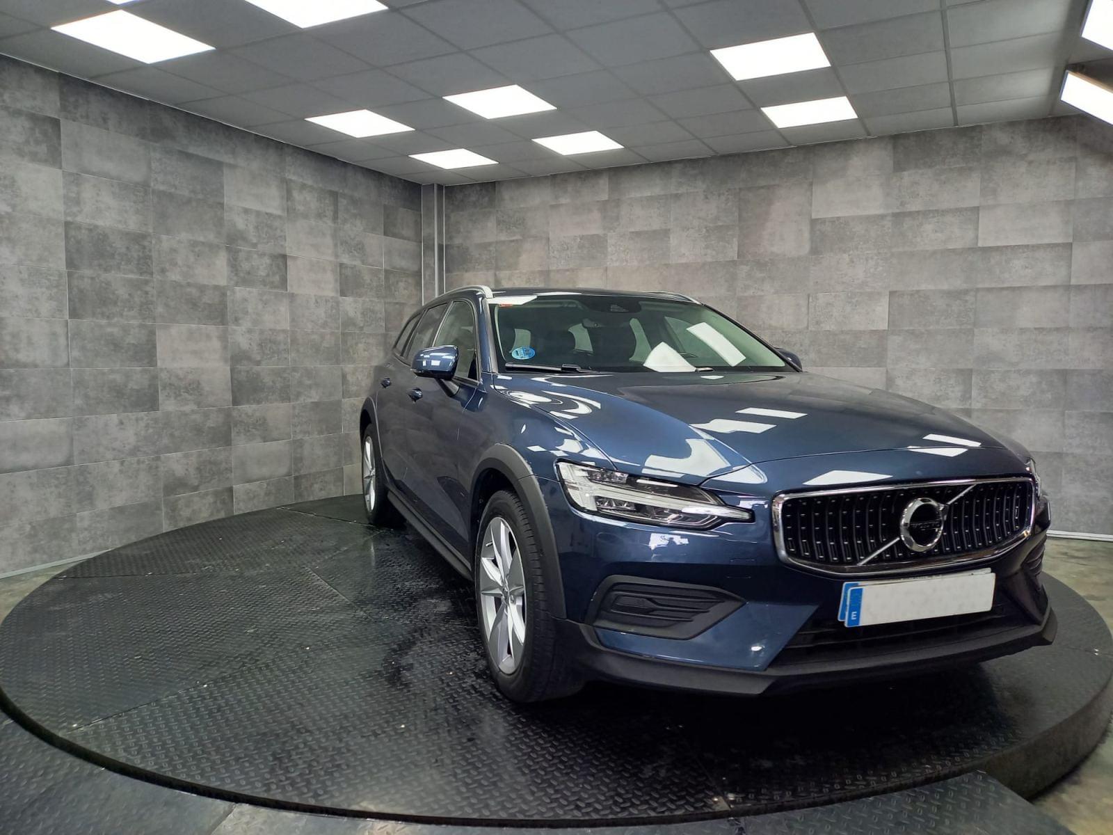 VOLVO V60 CROSS COUNTRY 2.0 B4 AWD AUTO 3 